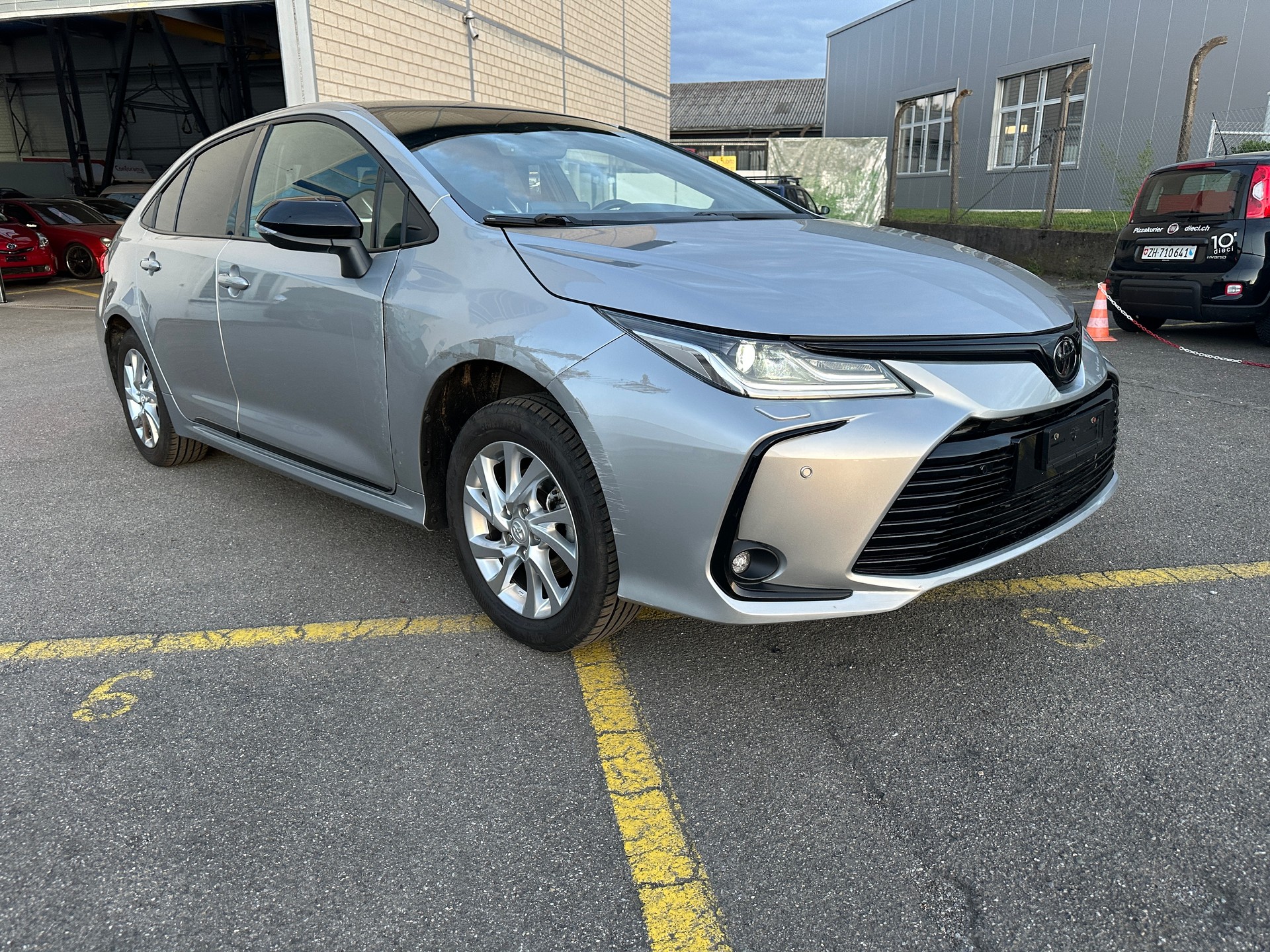TOYOTA Corolla 1.8 HSD Trend e-CVT-image-1