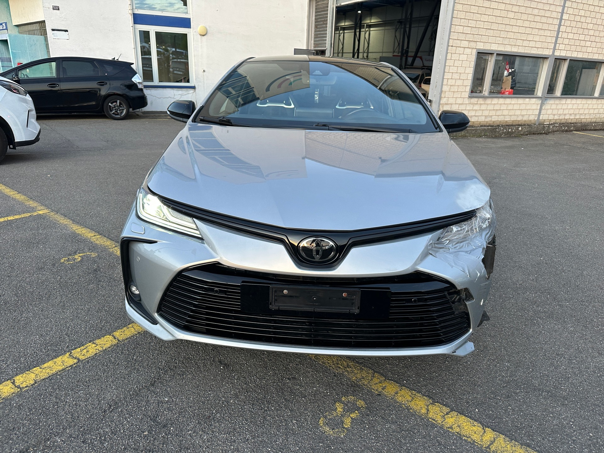 TOYOTA Corolla 1.8 HSD Trend e-CVT-image-0