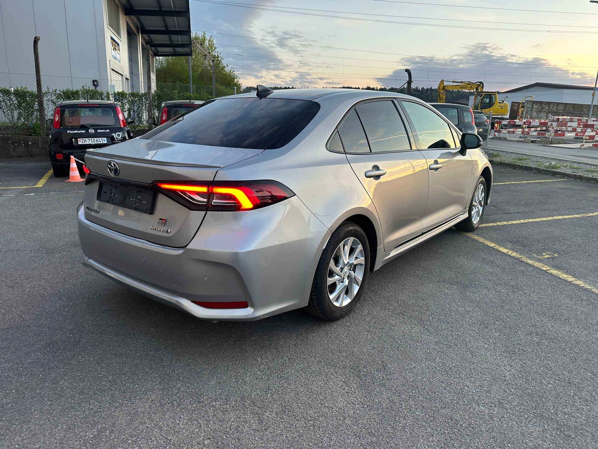 TOYOTA Corolla 1.8 HSD Trend e-CVT-image-3