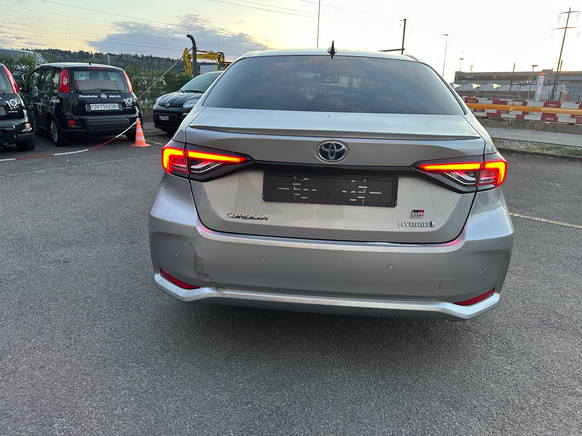 TOYOTA Corolla 1.8 HSD Trend e-CVT-image-4
