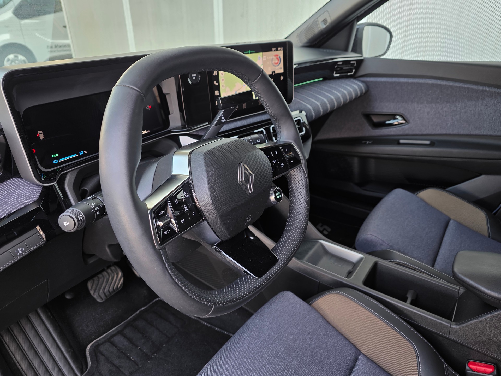 RENAULT R5 E-Tech Comfort Range 52 kWh Techno-image-5