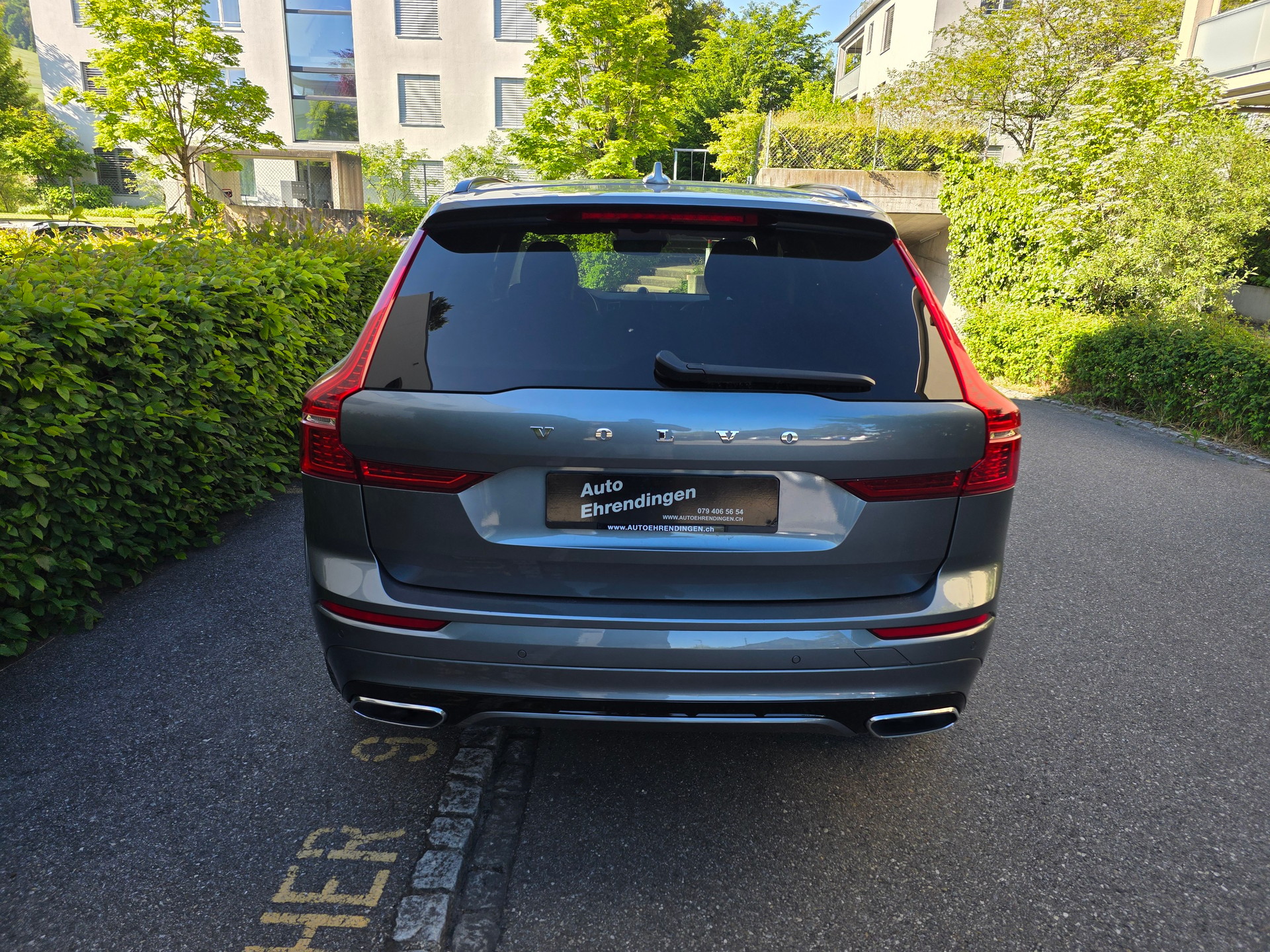 VOLVO XC60 T8 eAWD R-Design Geartronic-image-5