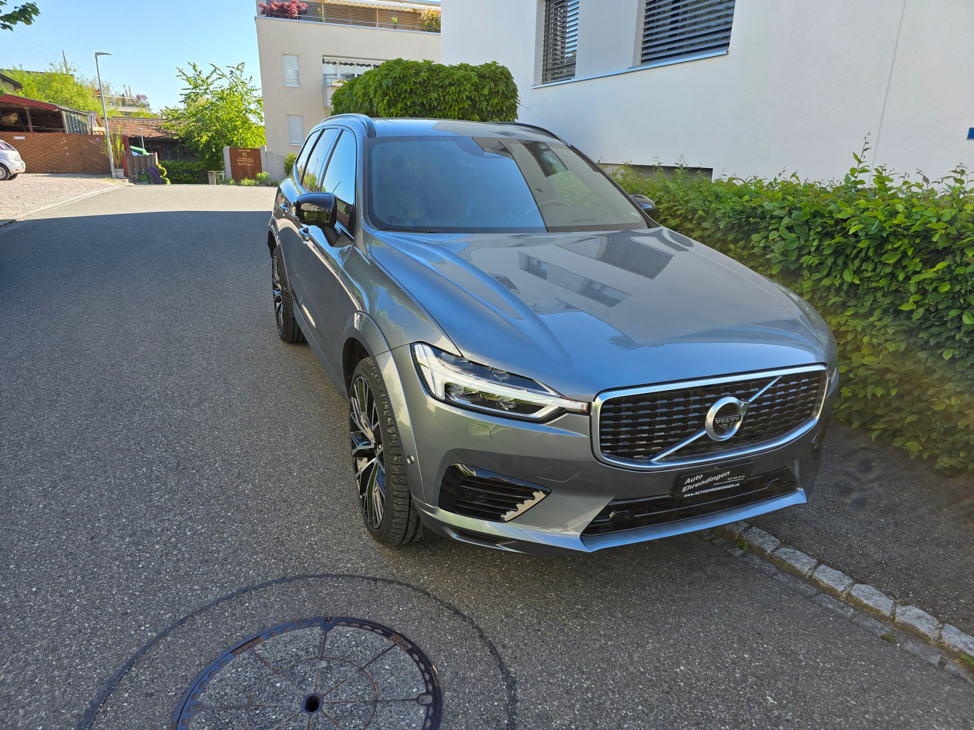VOLVO XC60 T8 eAWD R-Design Geartronic-image-2