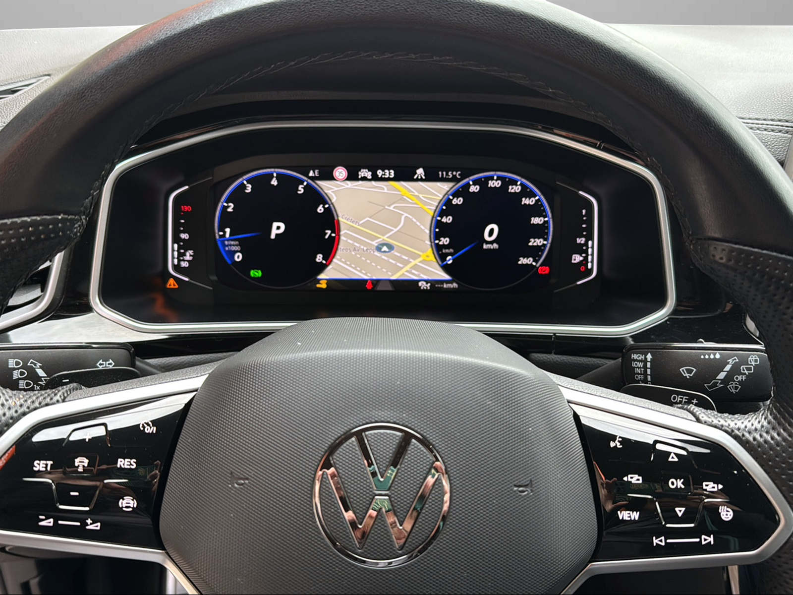 VW T-Roc 2.0 TSI R-Line DSG 4Motion-image-13