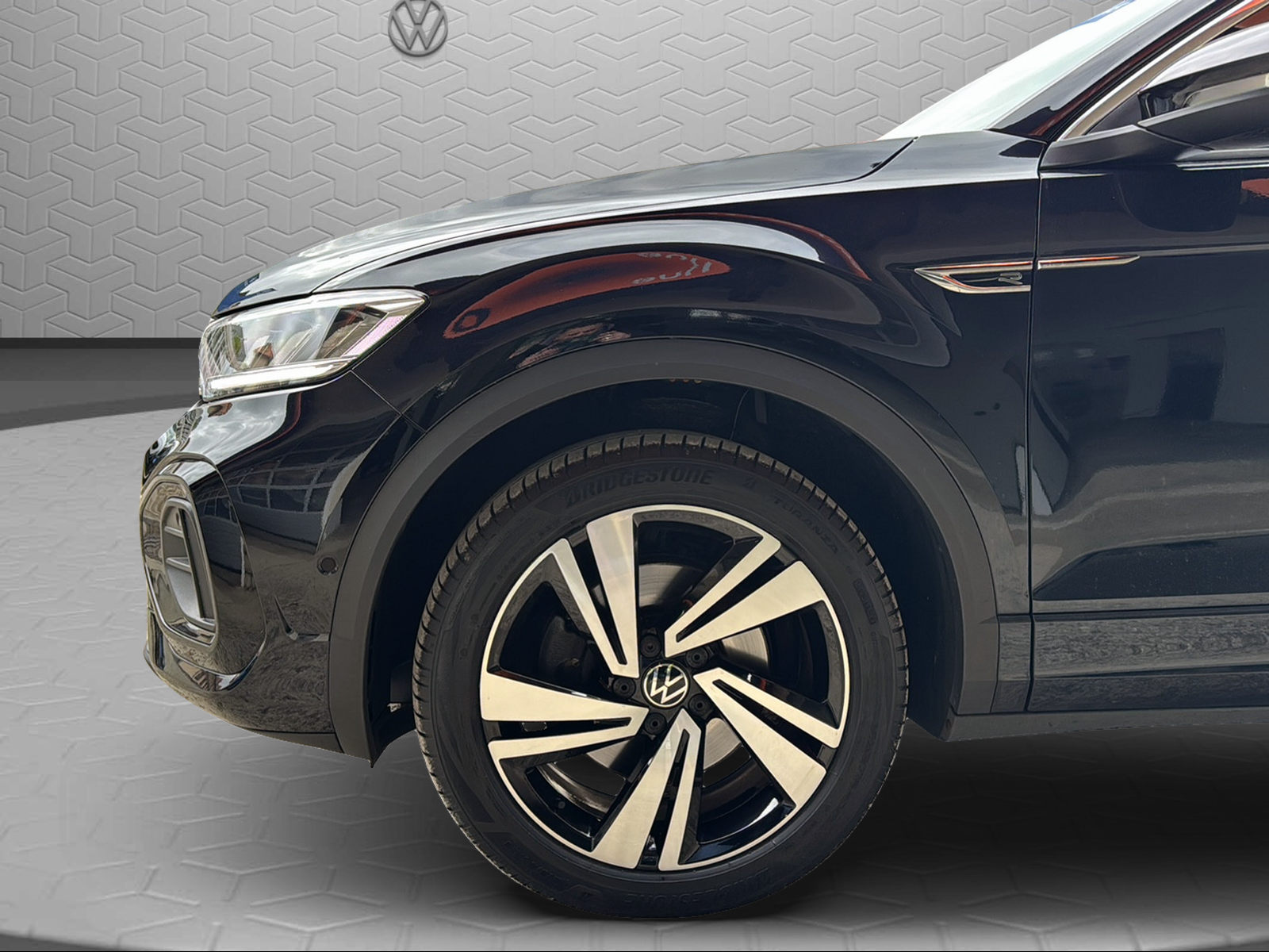 VW T-Roc 2.0 TSI R-Line DSG 4Motion-image-8