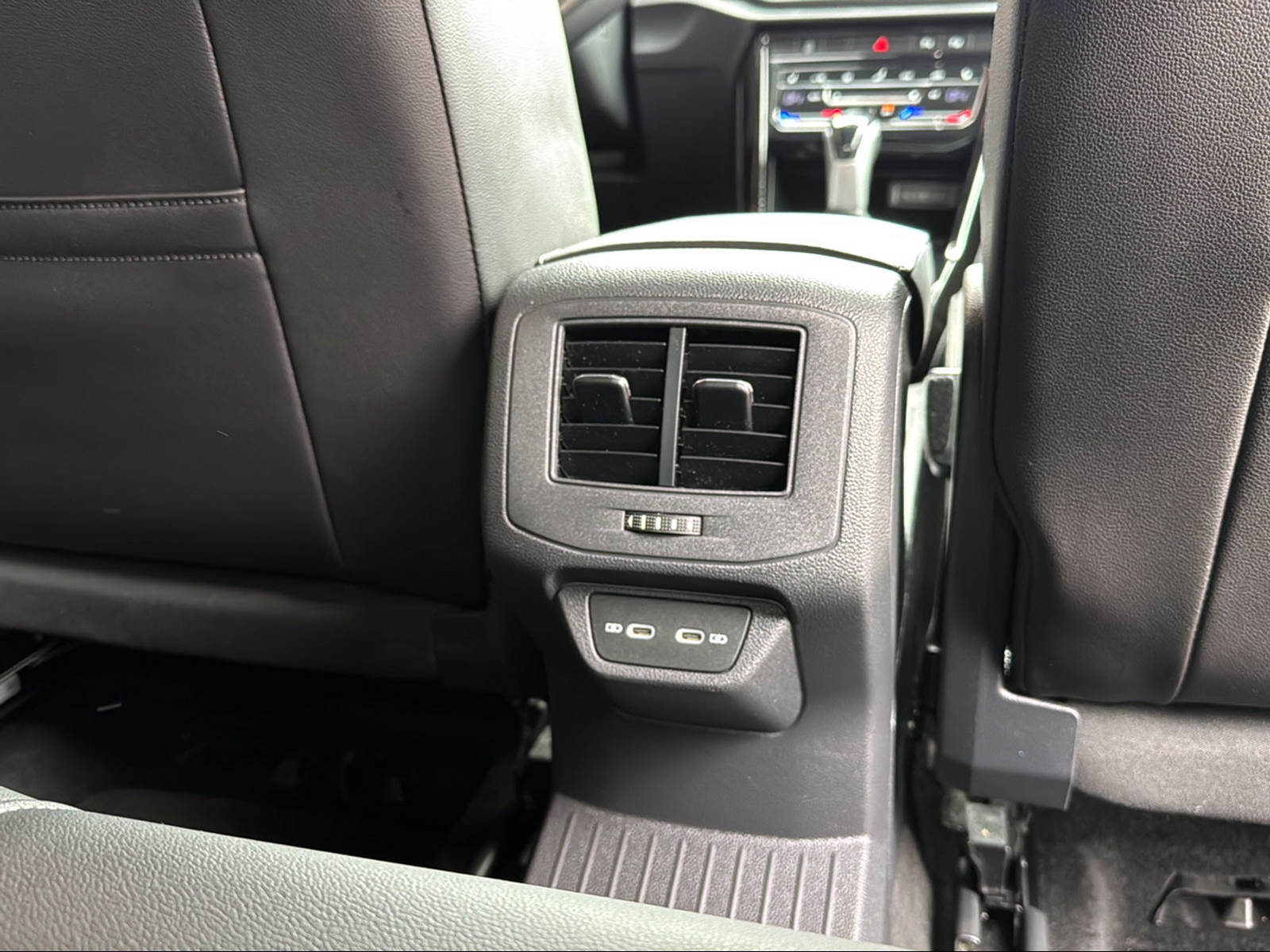 VW T-Roc 2.0 TSI R-Line DSG 4Motion-image-16