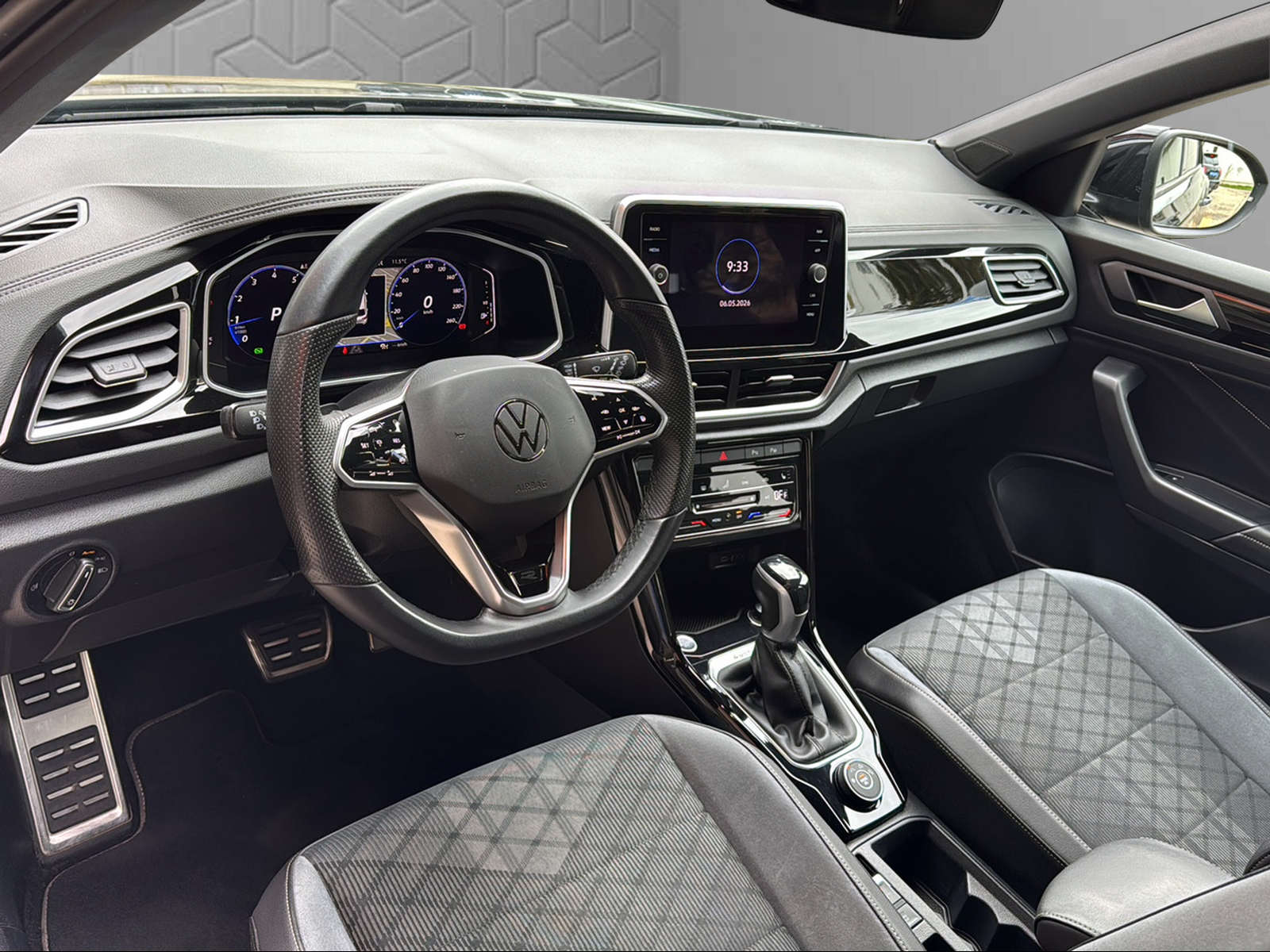 VW T-Roc 2.0 TSI R-Line DSG 4Motion-image-11