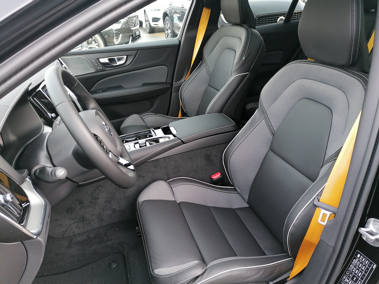 VOLVO V60 2.0 T8 TE Polestar eAWD-image-6