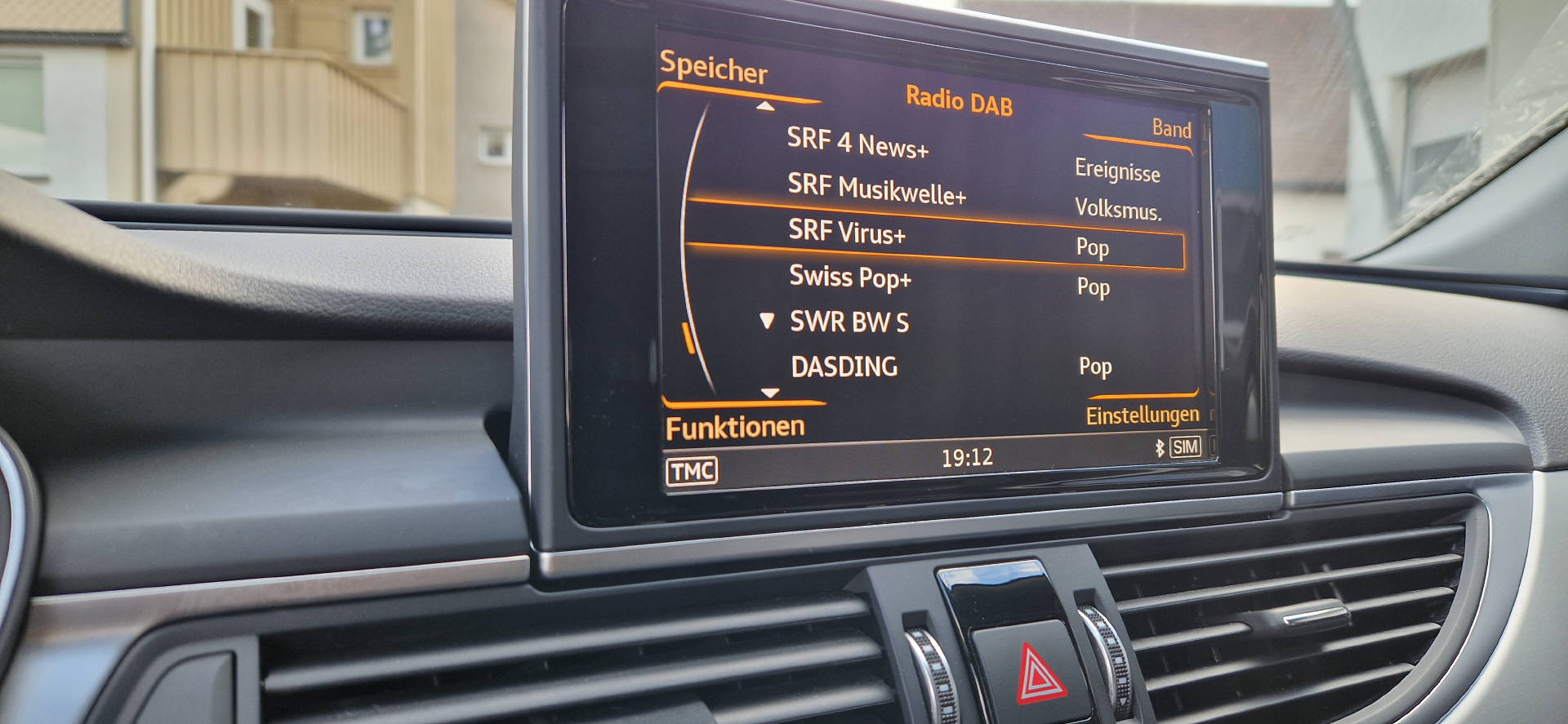 AUDI S6 Avant 4.0 V8 TFSI quattro S-Tronic-image-10