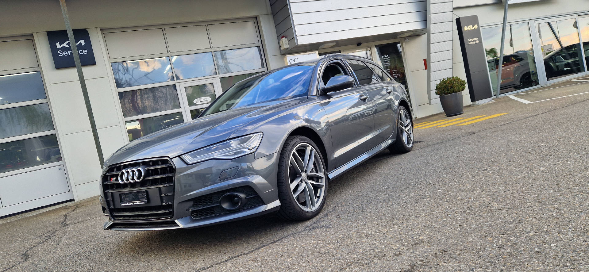 AUDI S6 Avant 4.0 V8 TFSI quattro S-Tronic-image-0