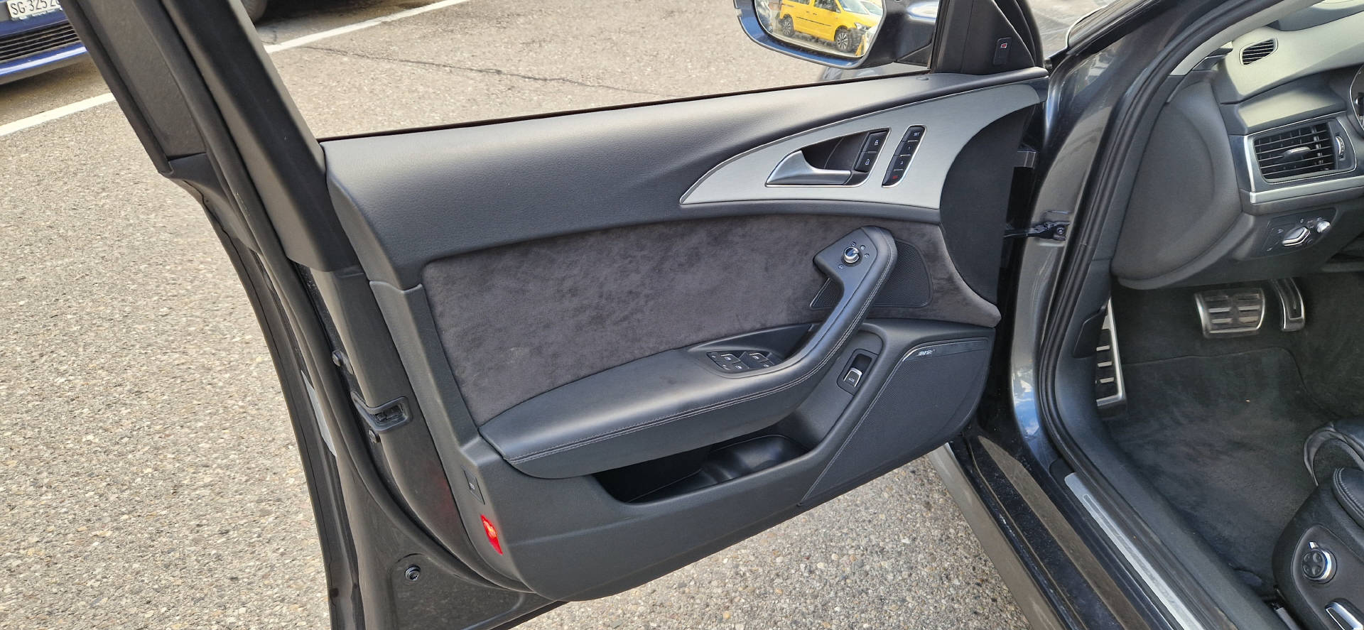 AUDI S6 Avant 4.0 V8 TFSI quattro S-Tronic-image-2