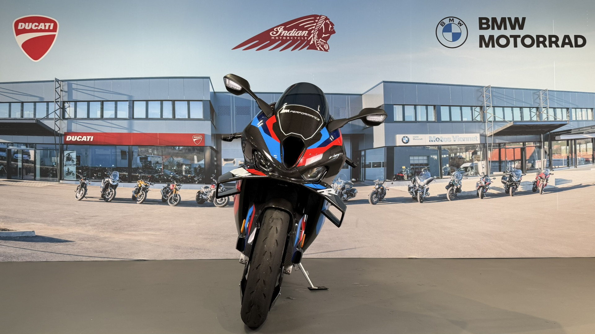 BMW M 1000 RR Competition-showroom-element-1
