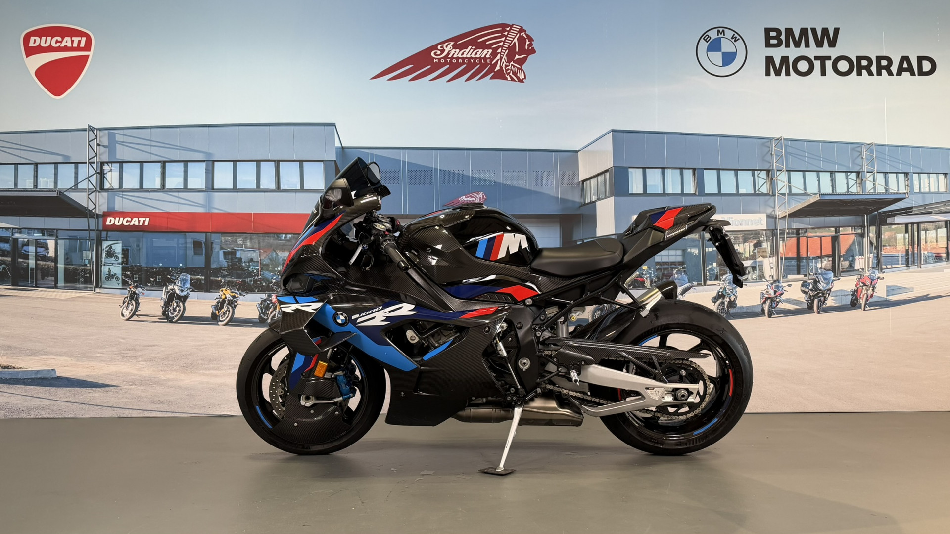 BMW M 1000 RR Competition-showroom-element-3