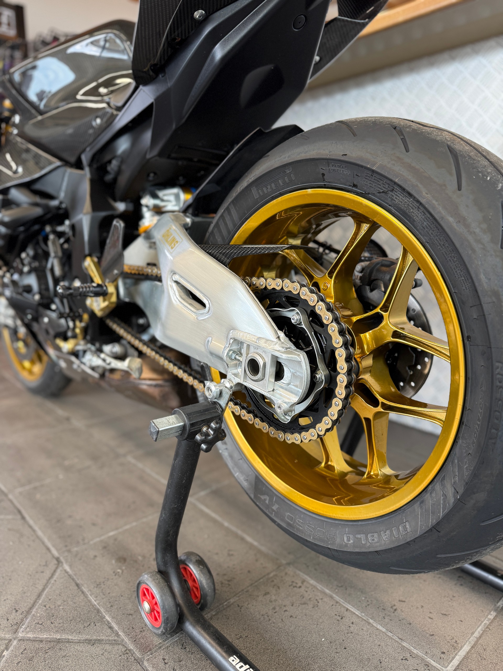 YAMAHA YZF-R1 M ABS-image-12