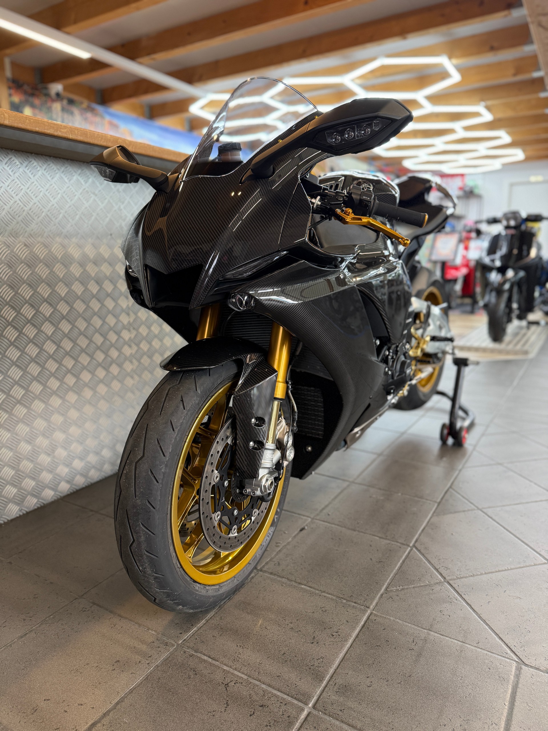 YAMAHA YZF-R1 M ABS-image-3
