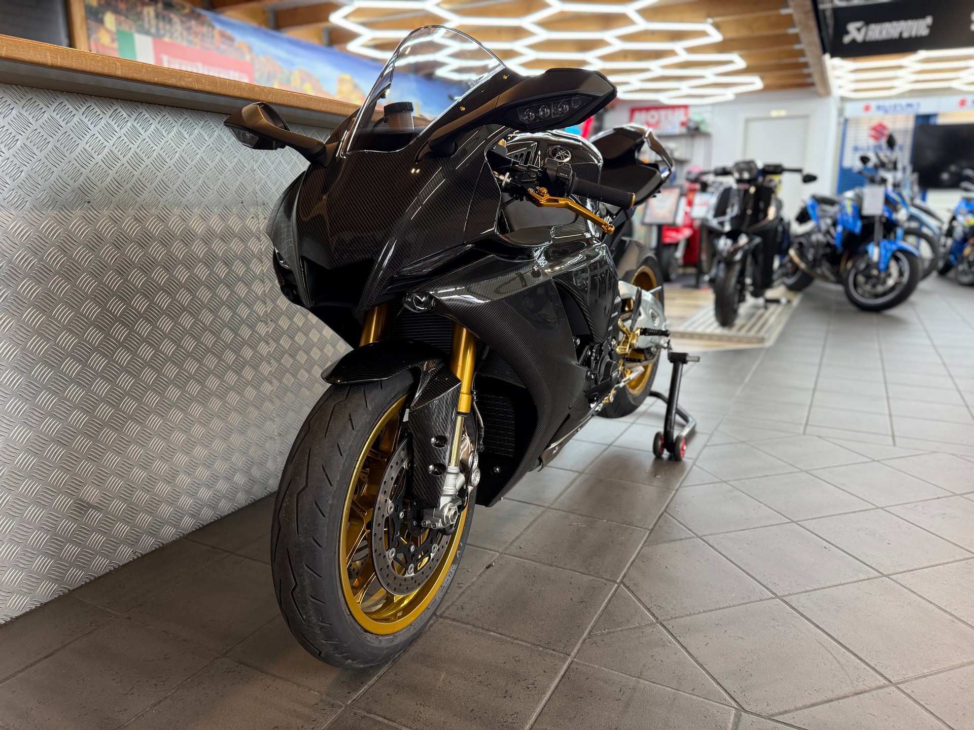 YAMAHA YZF-R1 M ABS-image-13