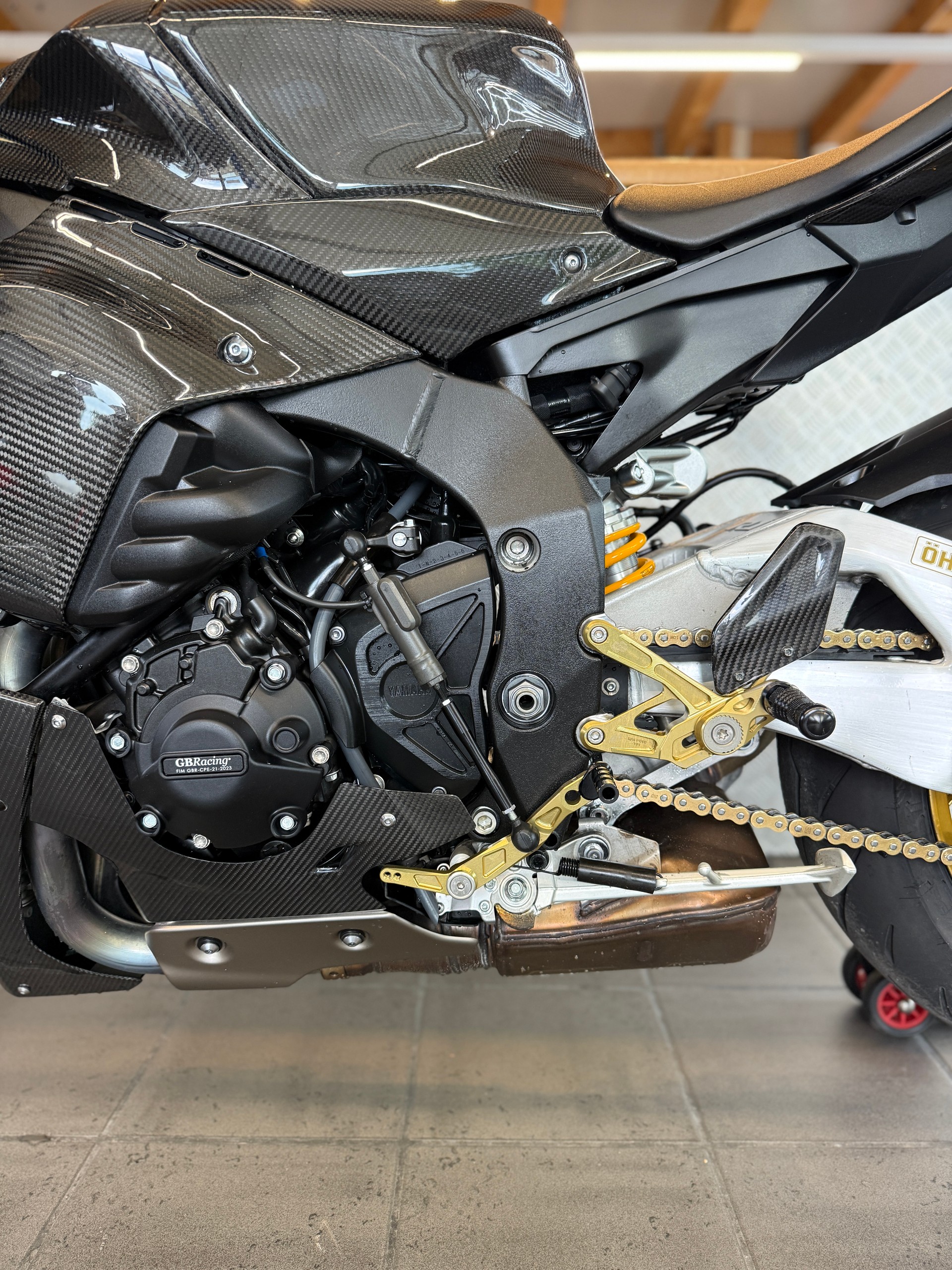 YAMAHA YZF-R1 M ABS-image-2