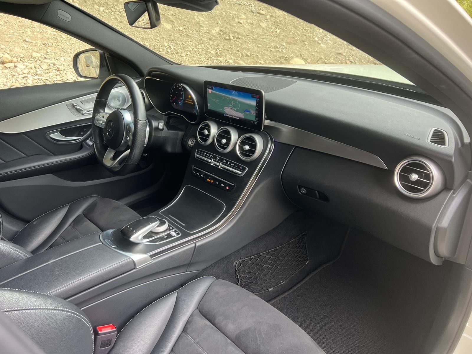 MERCEDES-BENZ C 400 AMG Line 4Matic 9G-Tronic-image-9