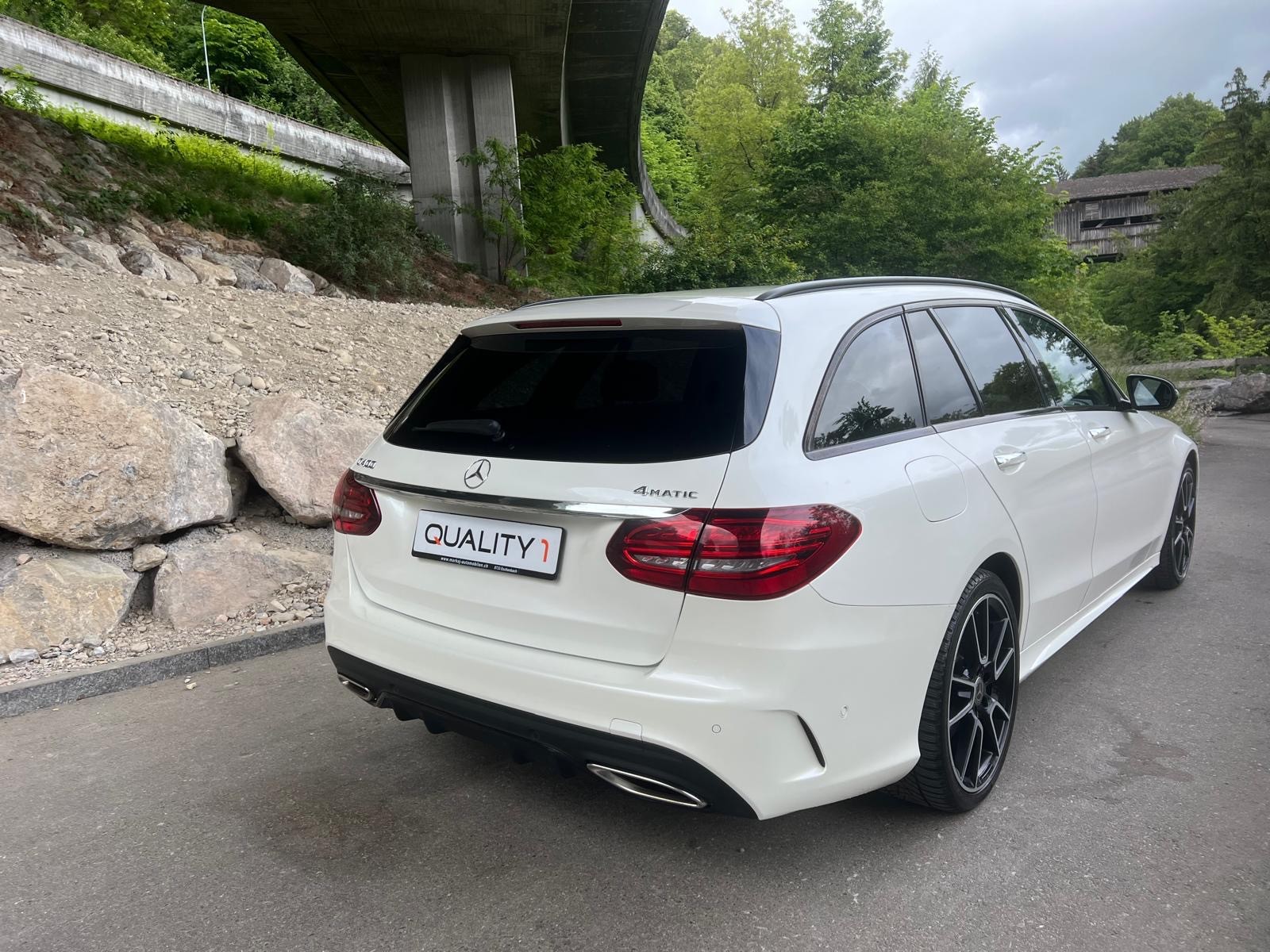 MERCEDES-BENZ C 400 AMG Line 4Matic 9G-Tronic-image-4