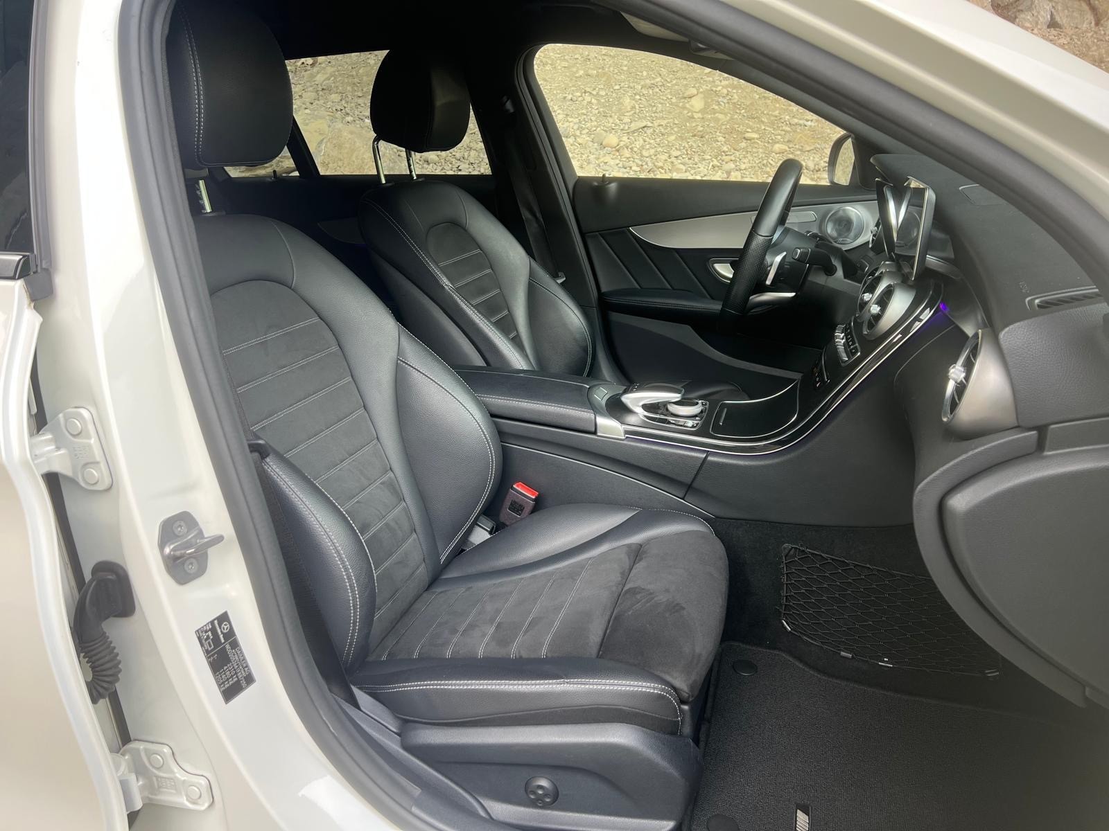 MERCEDES-BENZ C 400 AMG Line 4Matic 9G-Tronic-image-10