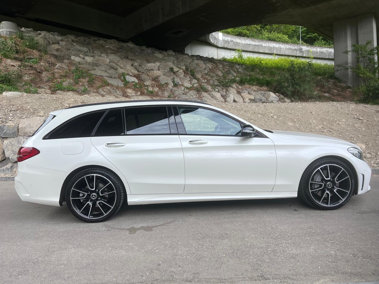 MERCEDES-BENZ C 400 AMG Line 4Matic 9G-Tronic-image-5
