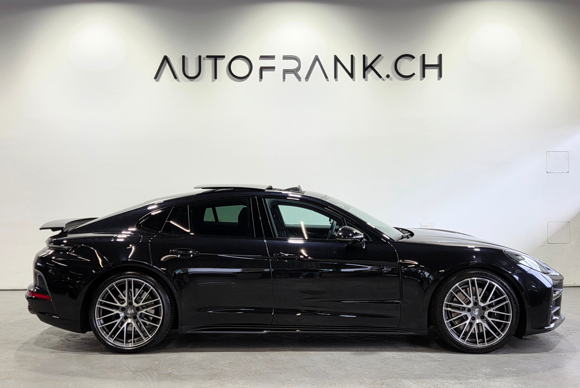 PORSCHE Panamera 2.9 V6 4 E-Hybrid-showroom-element-1