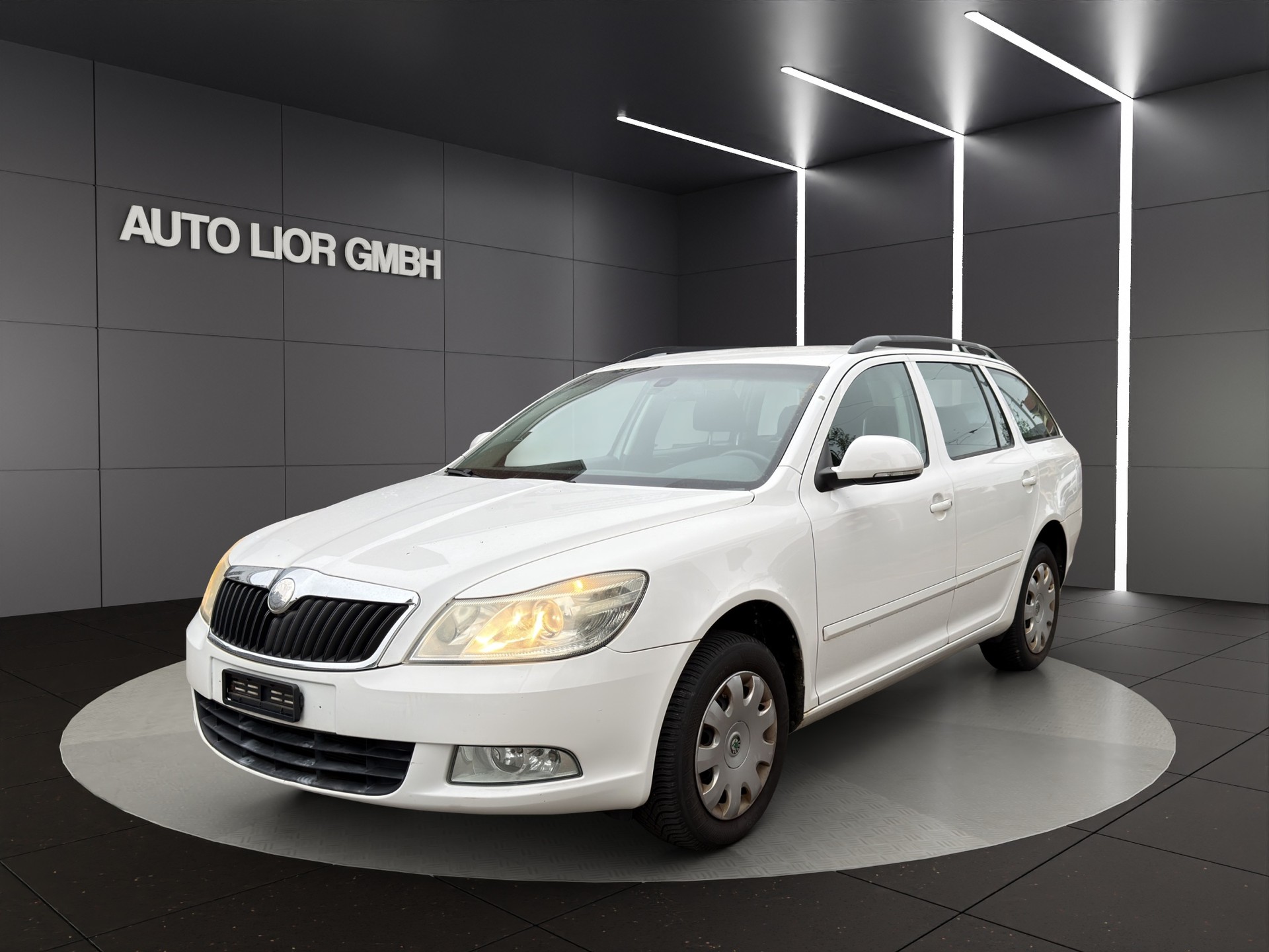 SKODA Octavia Combi 1.9 TDI Swiss Adventure 4x4-image-0