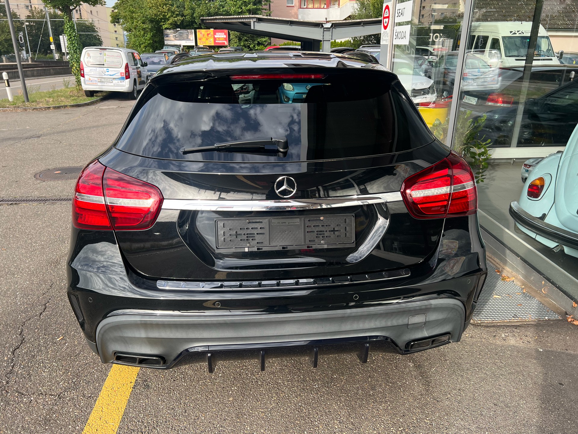 MERCEDES-BENZ GLA 45 AMG Yellow Night Edition 4Matic 7G-DCT-image-7
