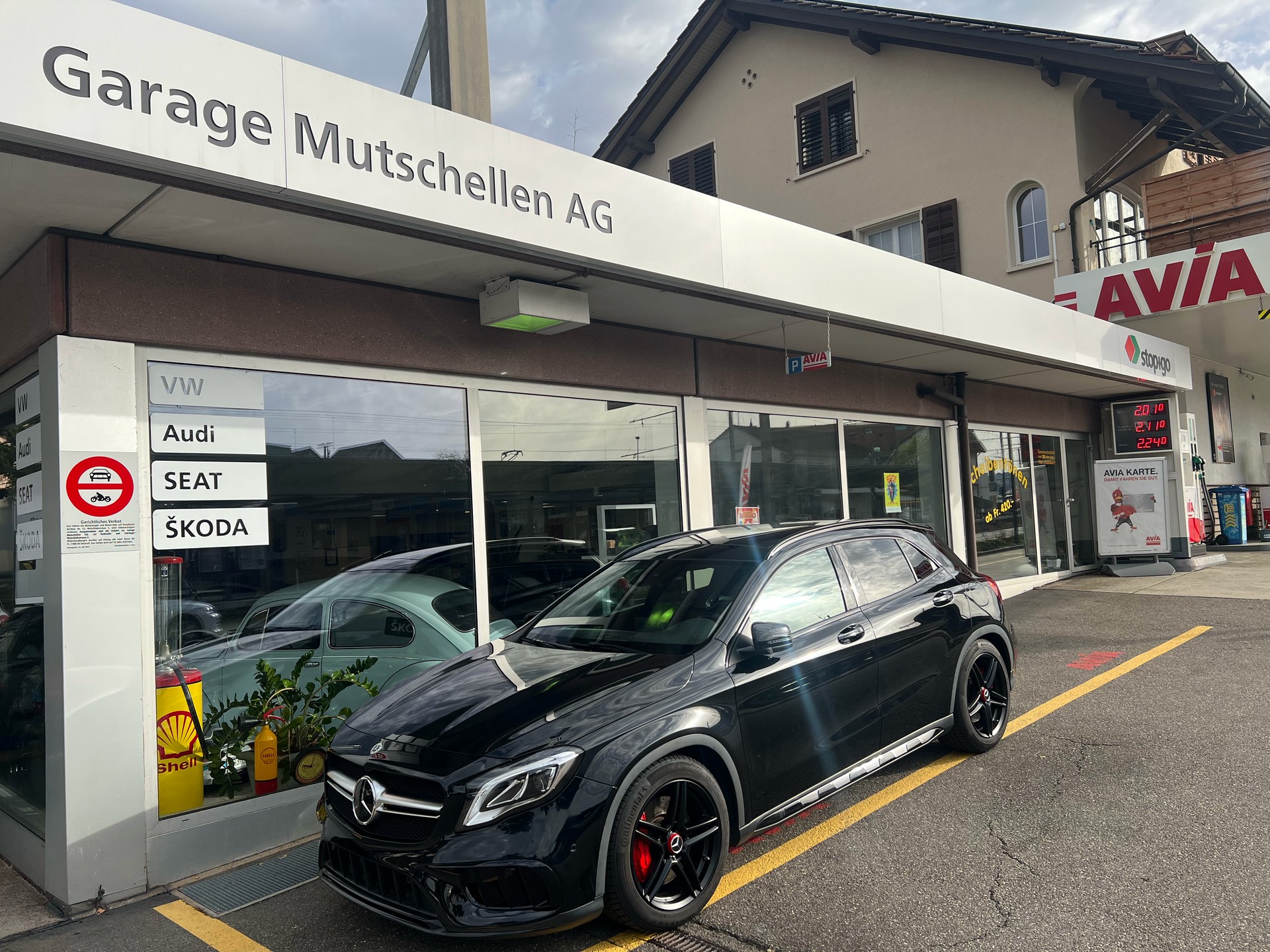 MERCEDES-BENZ GLA 45 AMG Yellow Night Edition 4Matic 7G-DCT-image-1