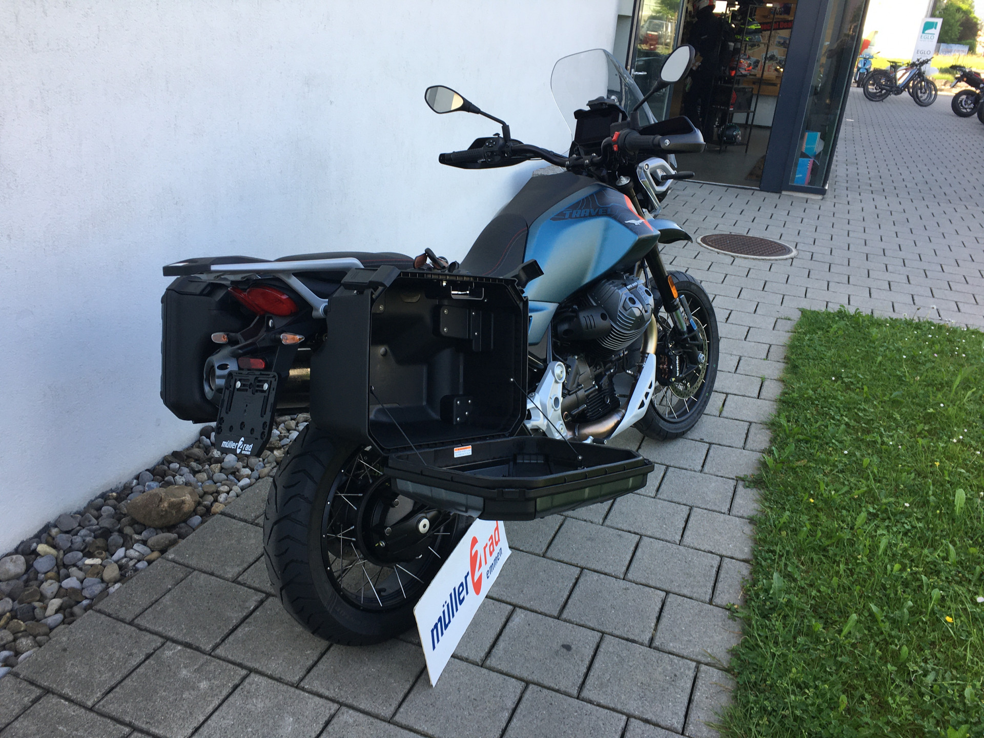 MOTO GUZZI V85 TT Travel-showroom-element-2