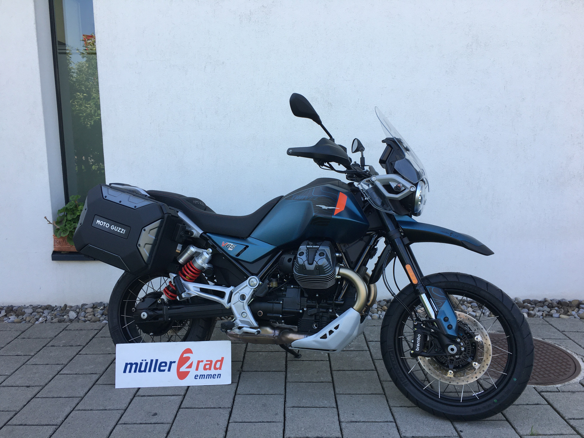 MOTO GUZZI V85 TT Travel