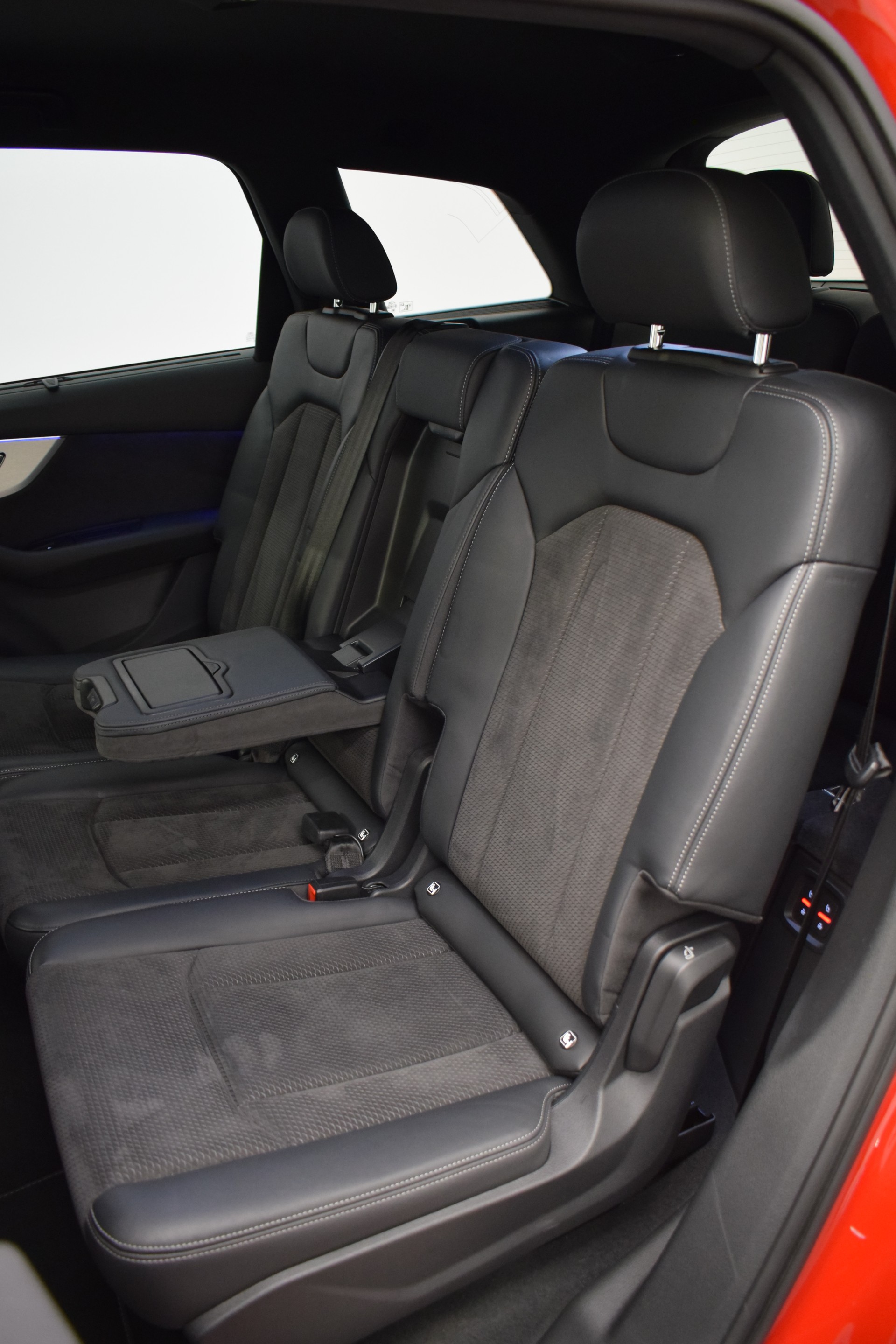 AUDI SQ7 TFSI quattro tiptronic, 7 Sitzer, Anhängerkupplung-image-17