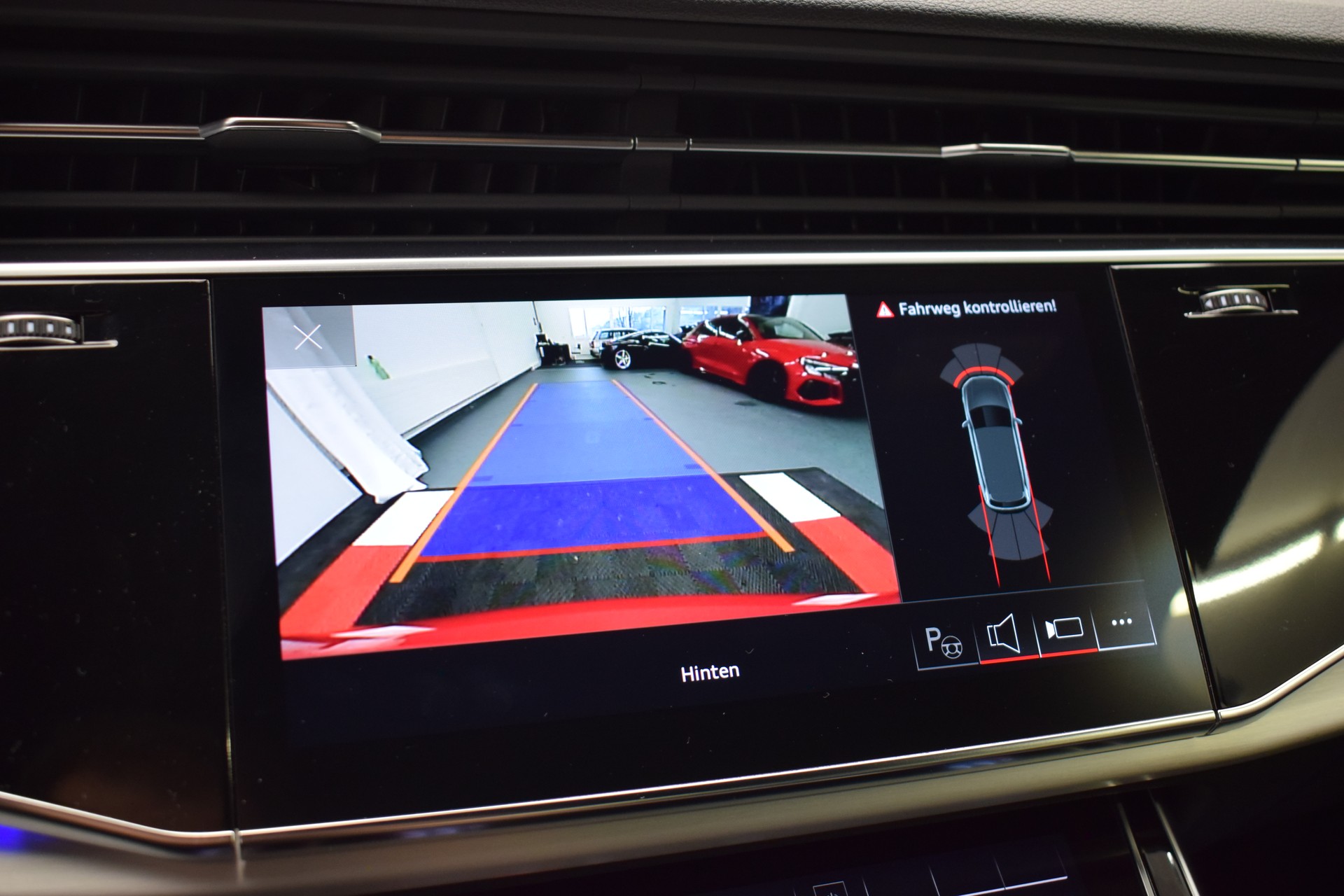 AUDI SQ7 TFSI quattro tiptronic, 7 Sitzer, Anhängerkupplung-image-22