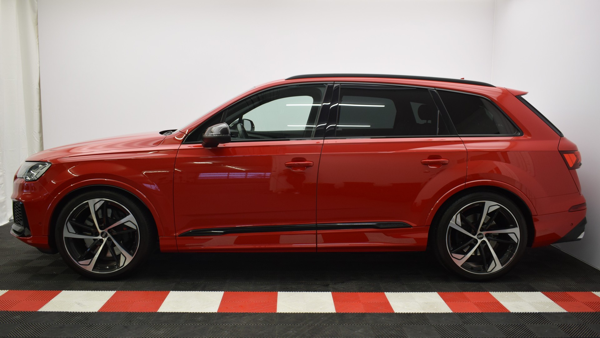 AUDI SQ7 TFSI quattro tiptronic, 7 Sitzer, Anhängerkupplung-image-6