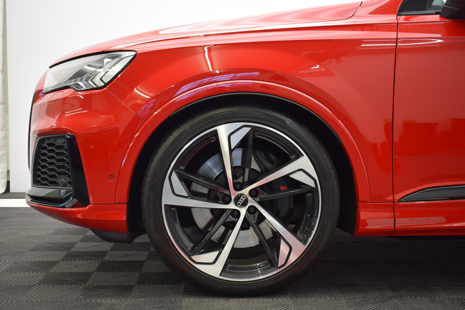AUDI SQ7 TFSI quattro tiptronic, 7 Sitzer, Anhängerkupplung-image-5