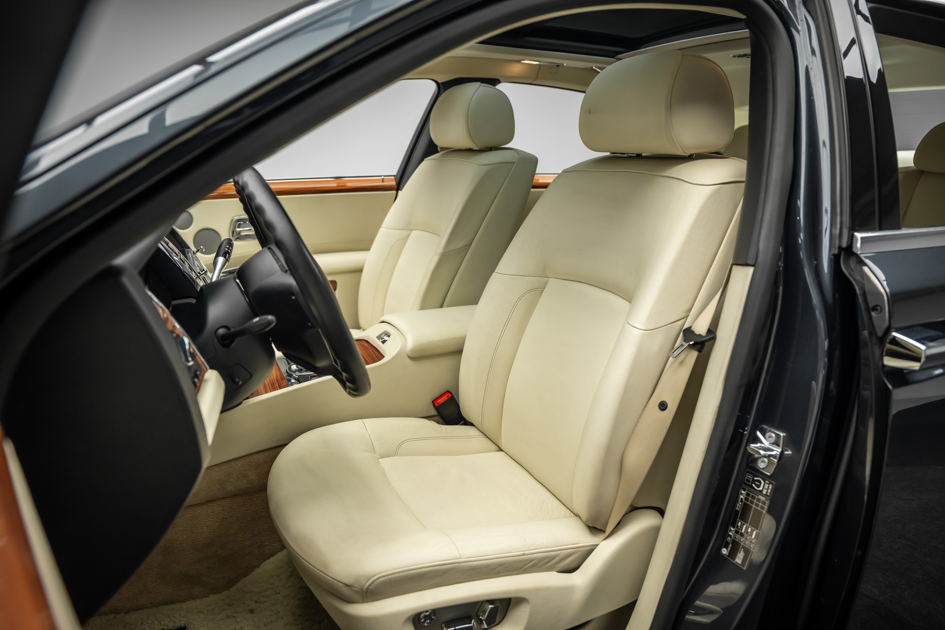 ROLLS-ROYCE * GHOST 6.6 V12 * NUR 57500KM * 22 ZOLL RÄDER* LEASING AB 720.- *-image-12