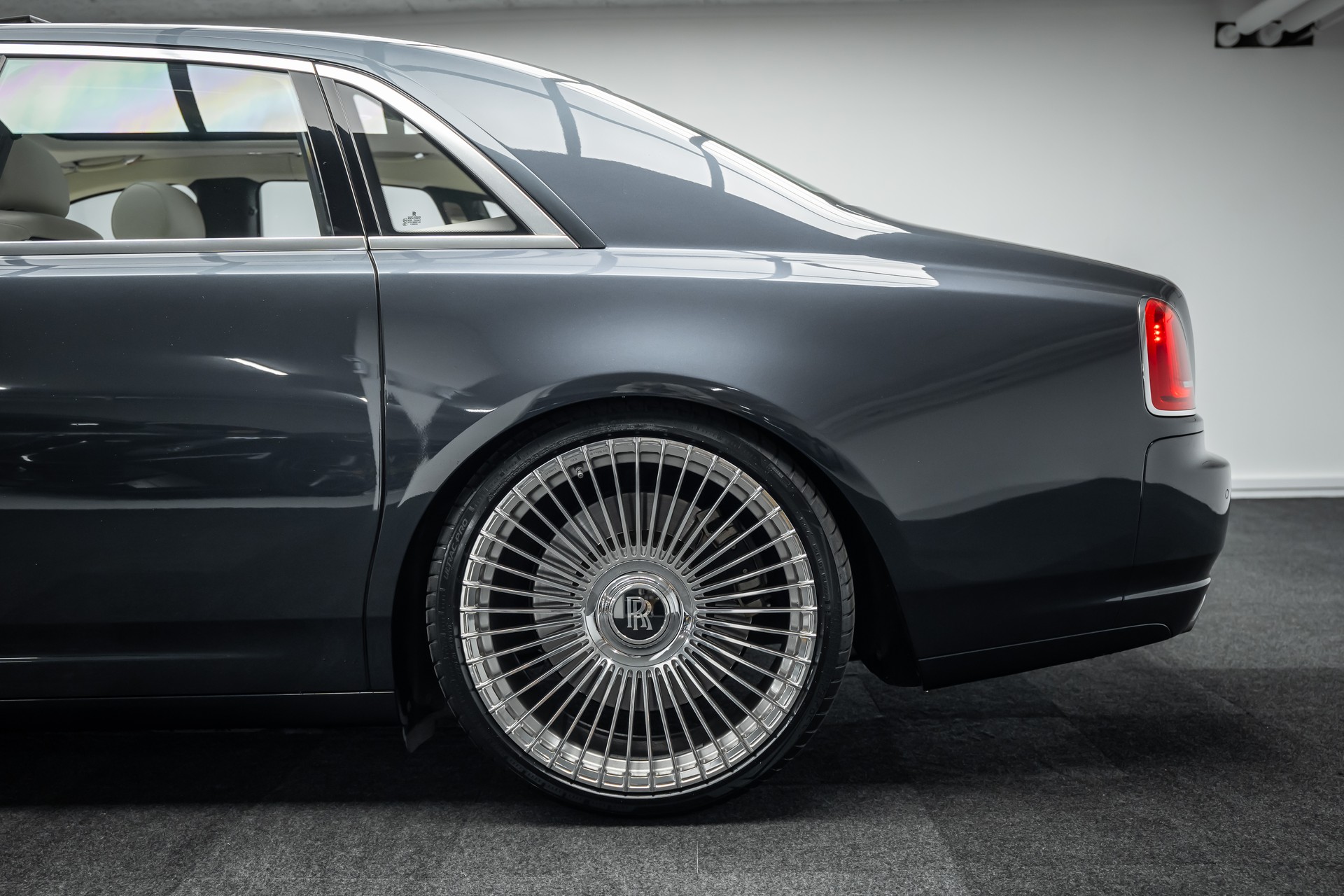 ROLLS-ROYCE * GHOST 6.6 V12 * NUR 57500KM * 22 ZOLL RÄDER* LEASING AB 720.- *-showroom-element-2