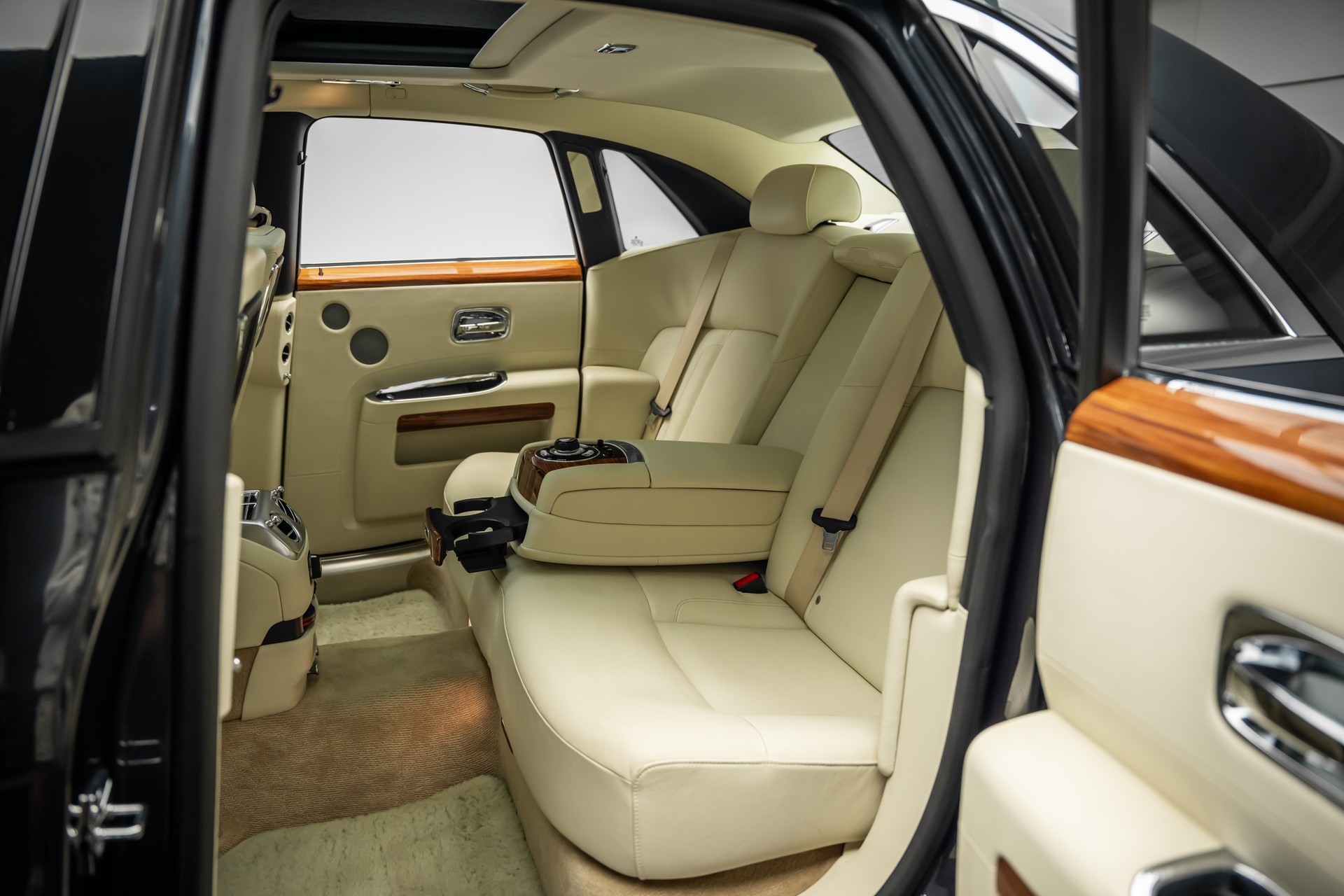 ROLLS-ROYCE * GHOST 6.6 V12 * NUR 57500KM * 22 ZOLL RÄDER* LEASING AB 720.- *-image-13