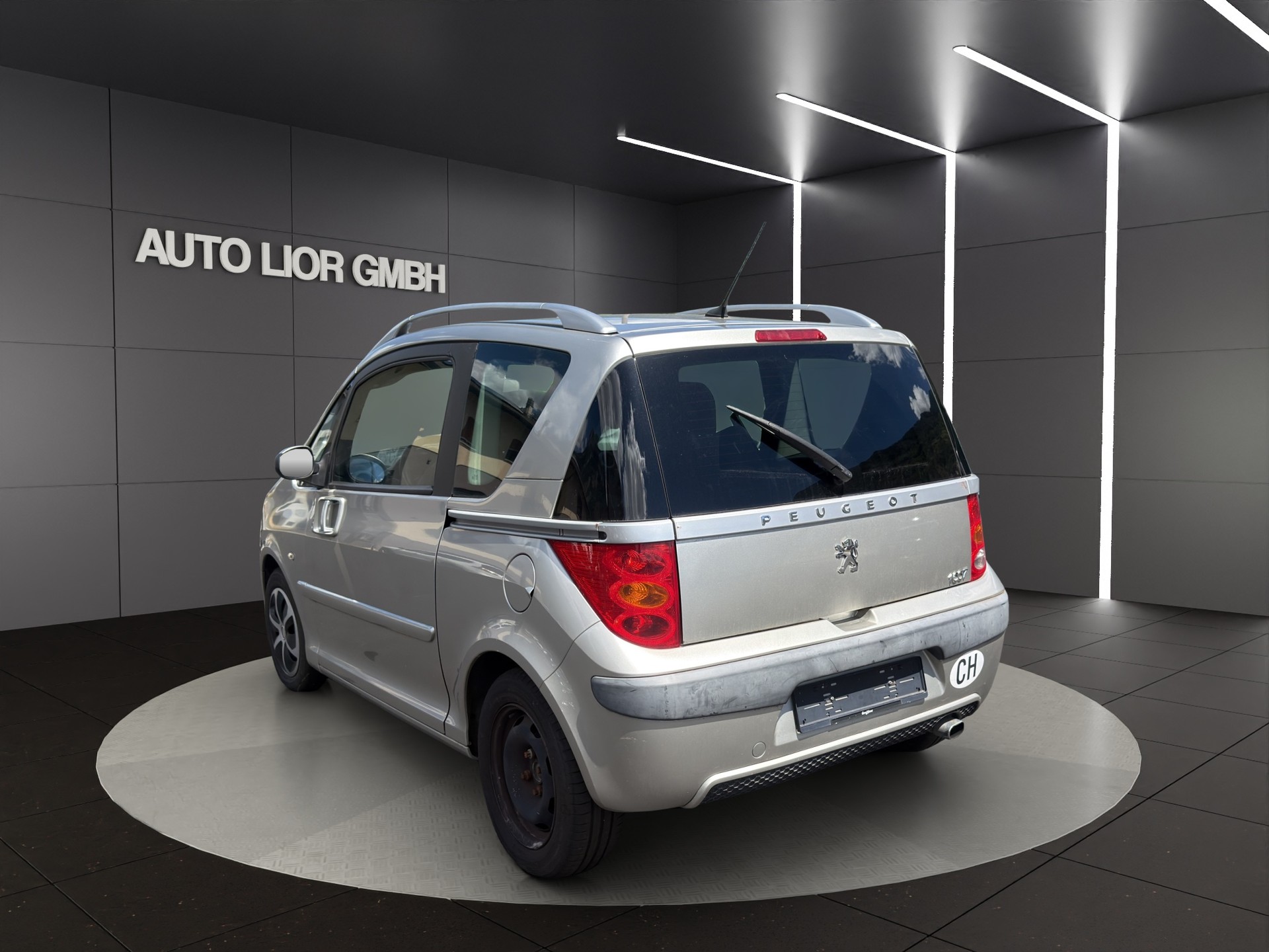 PEUGEOT 1007 1.4 HDI Sporty-image-2