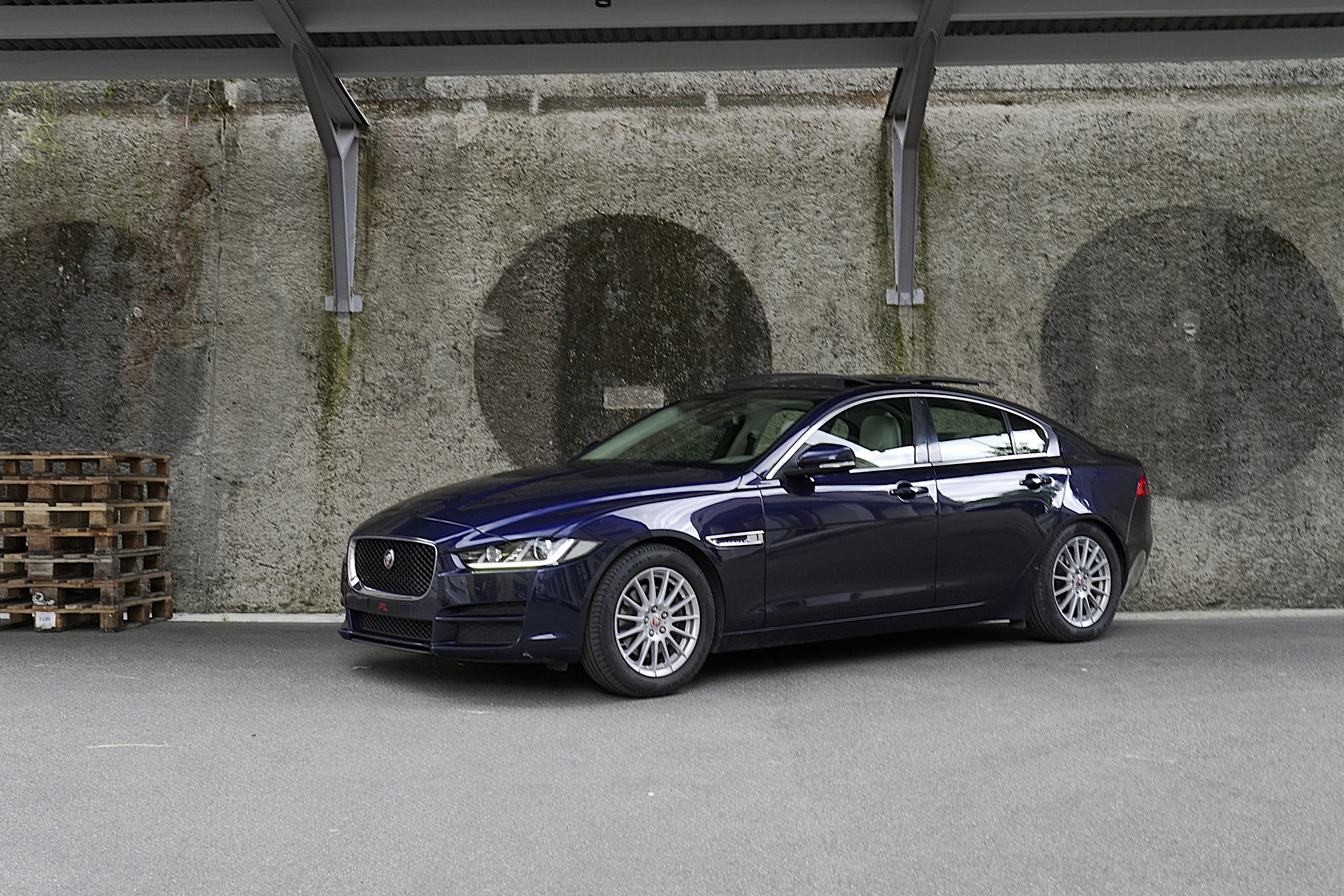 JAGUAR XE 20d Prestige AWD Automat-image-0