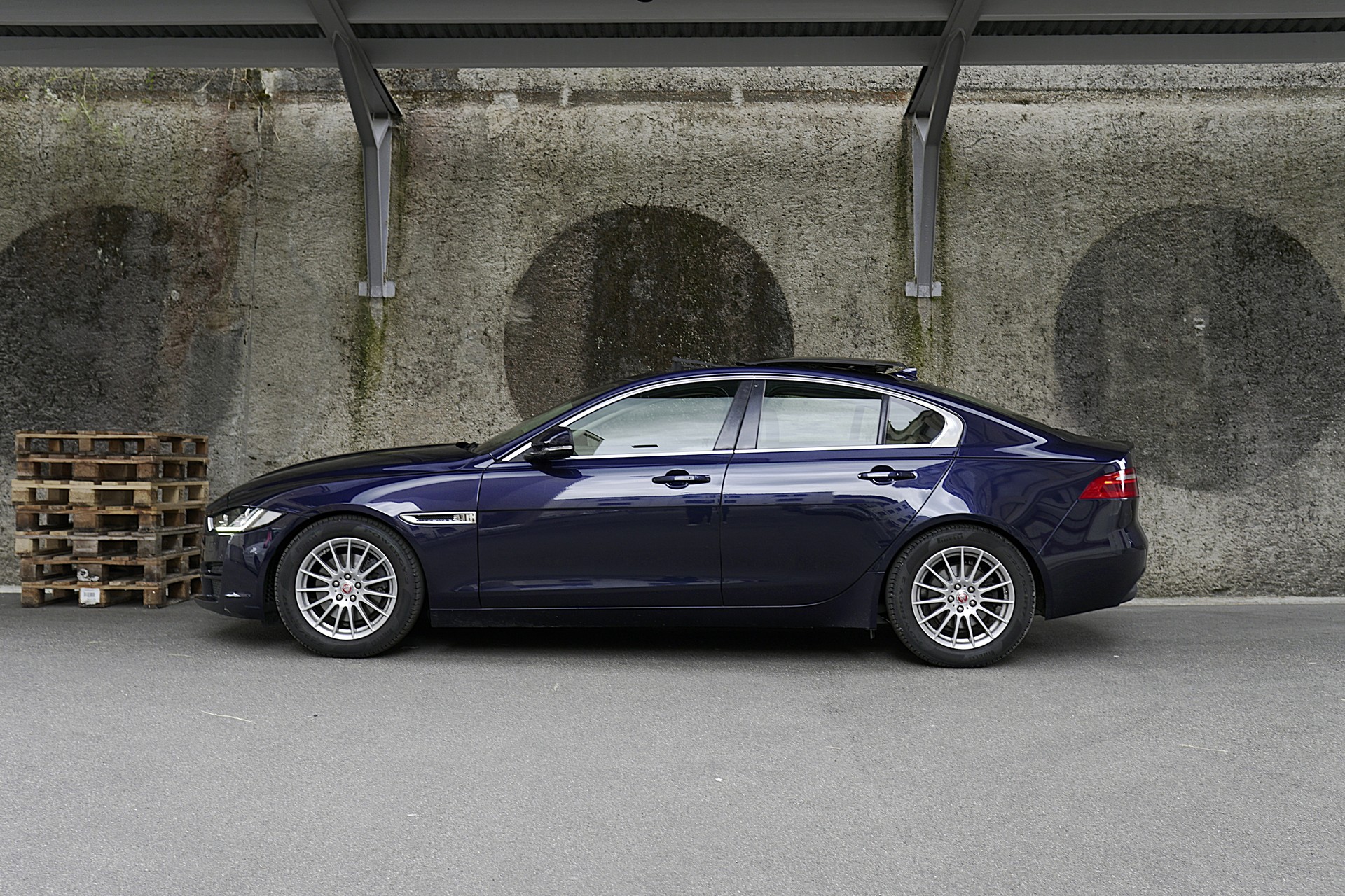 JAGUAR XE 20d Prestige AWD Automat-image-1