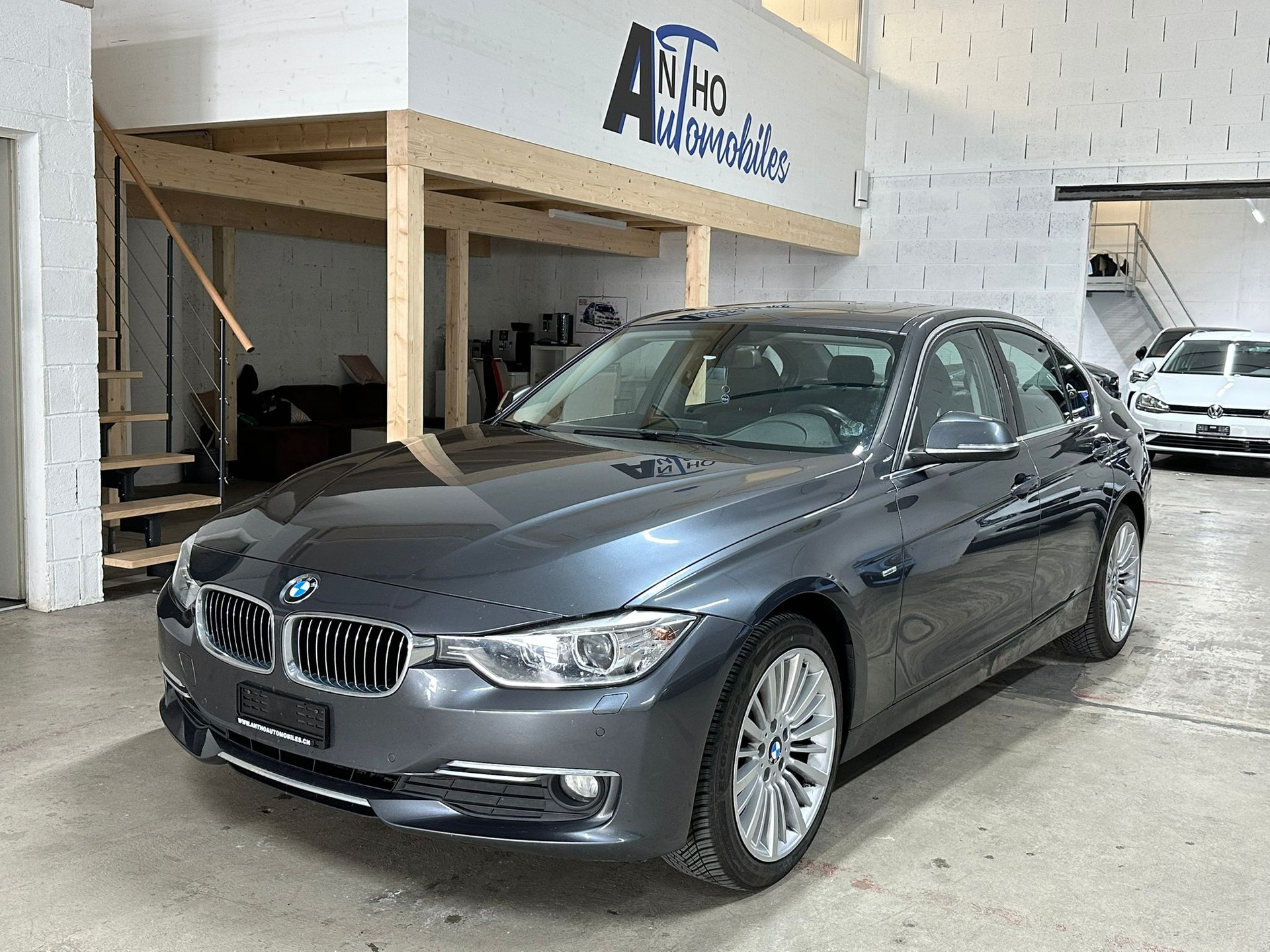 BMW 320d Luxury Line Steptronic-image-0