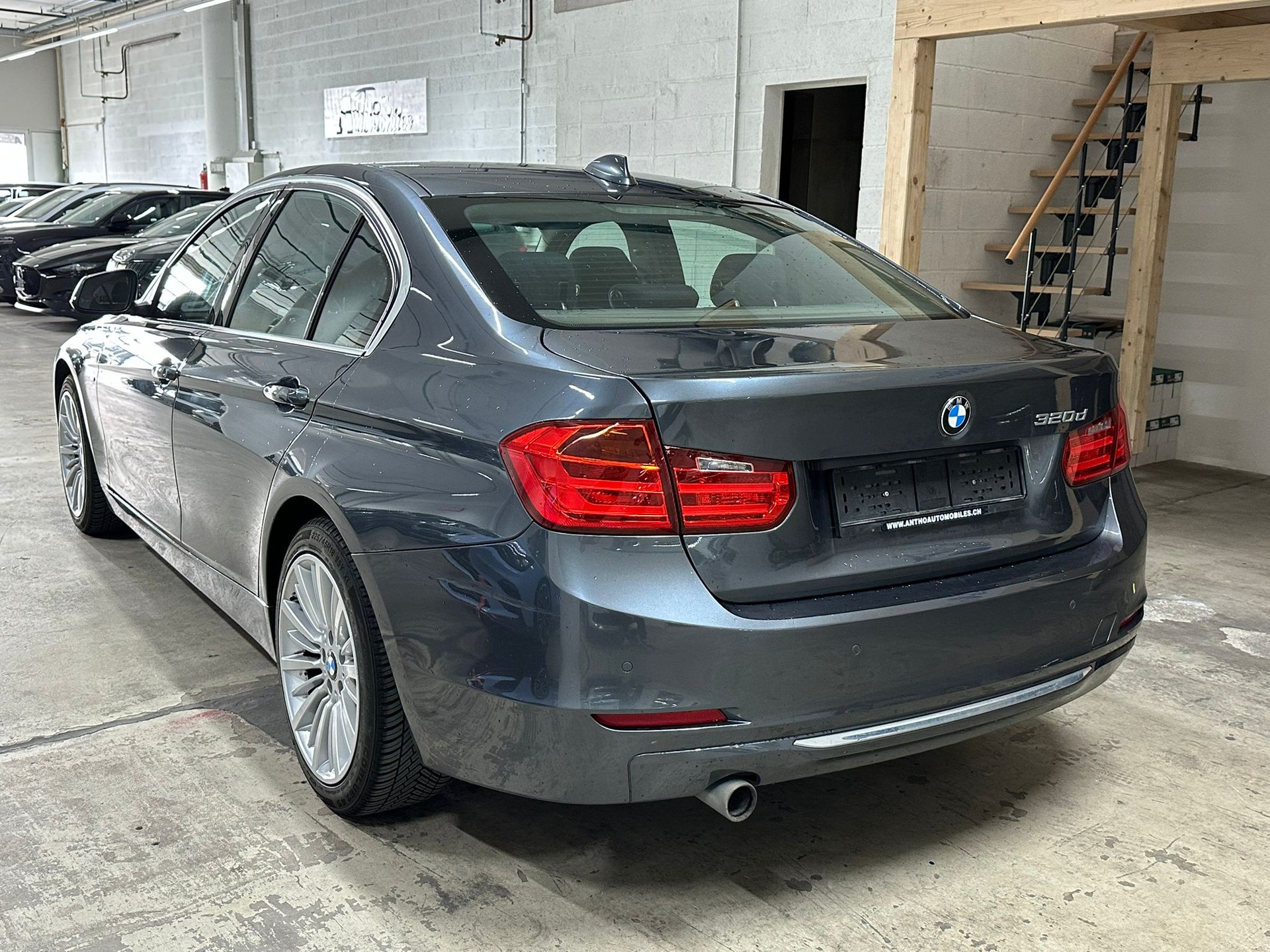 BMW 320d Luxury Line Steptronic-image-5