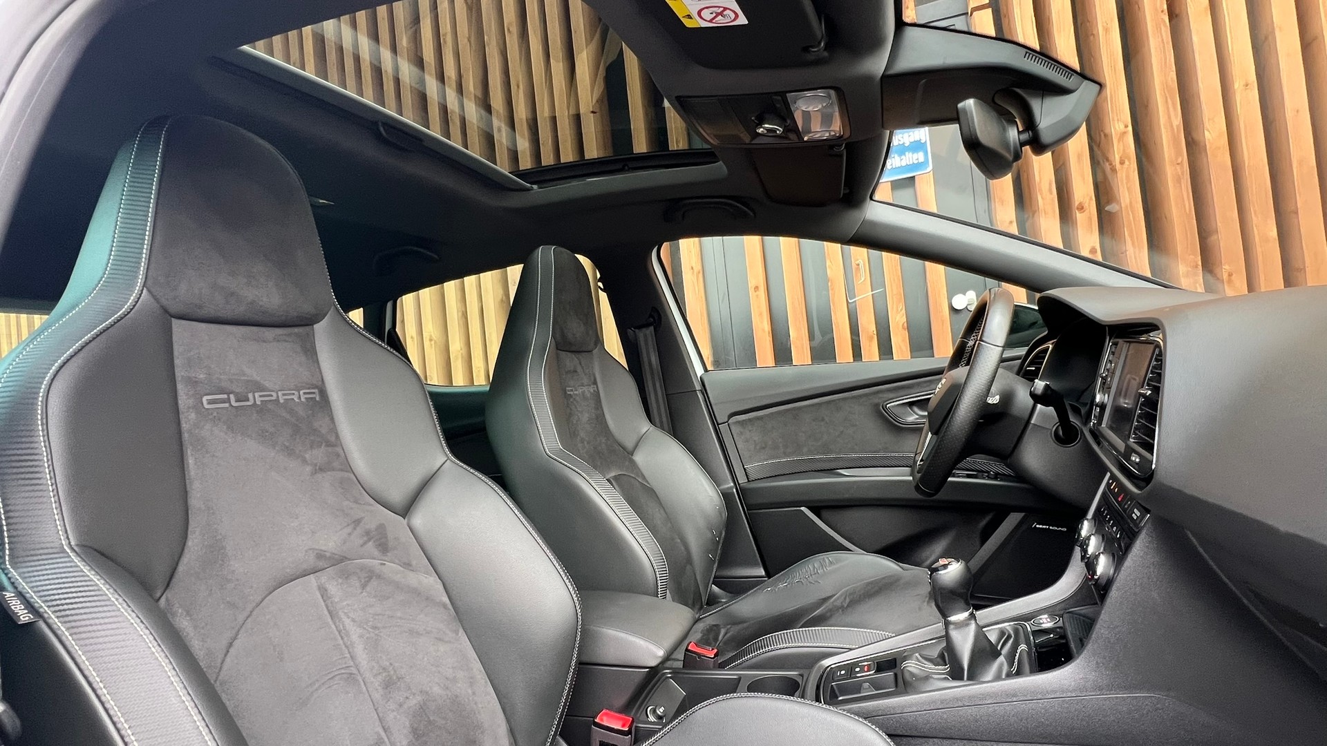 SEAT LEON 2.0 TSI CUPRA BLACK l 300 PS-image-25