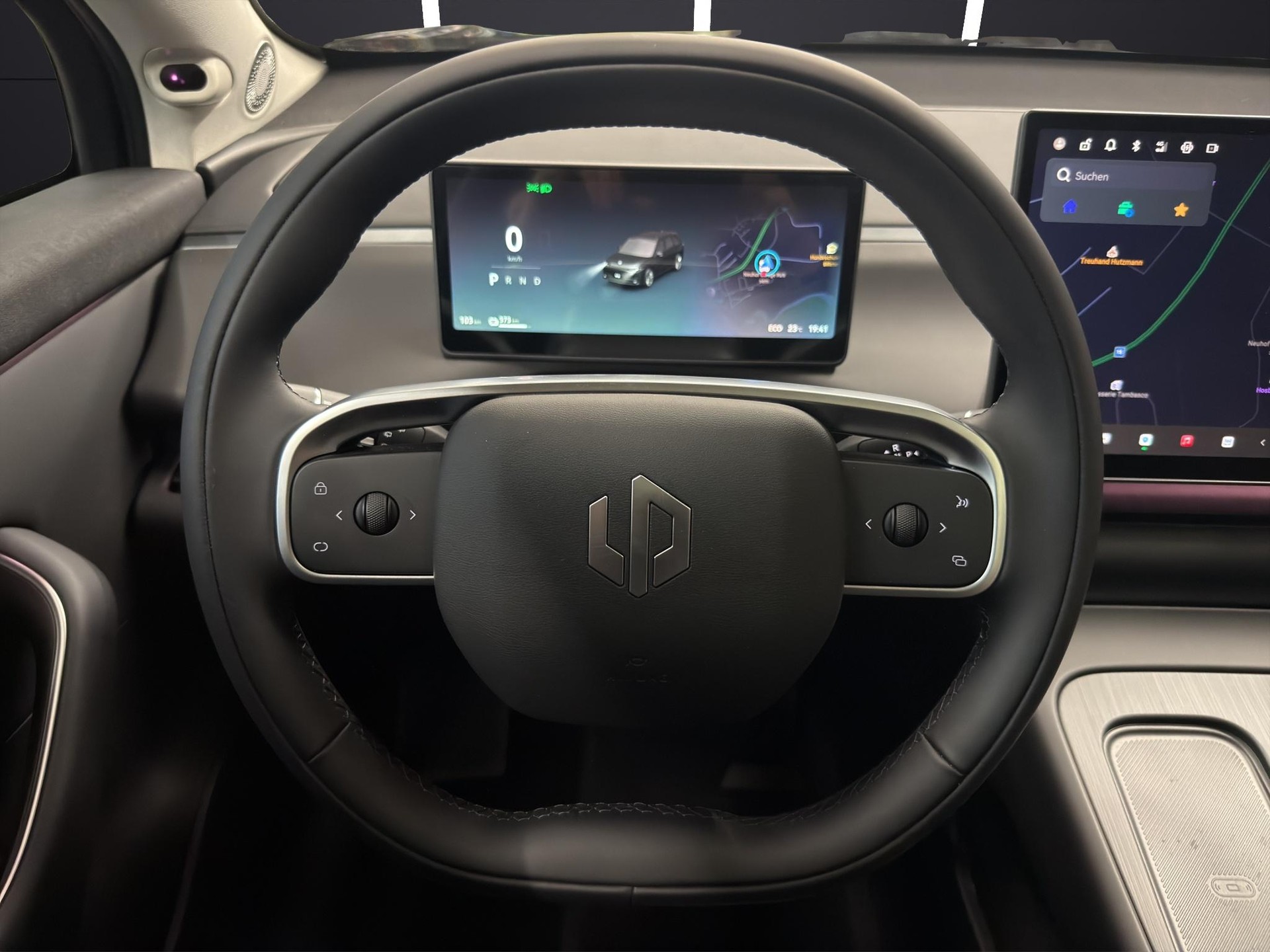 LEAPMOTOR C10 EV AWD-image-12