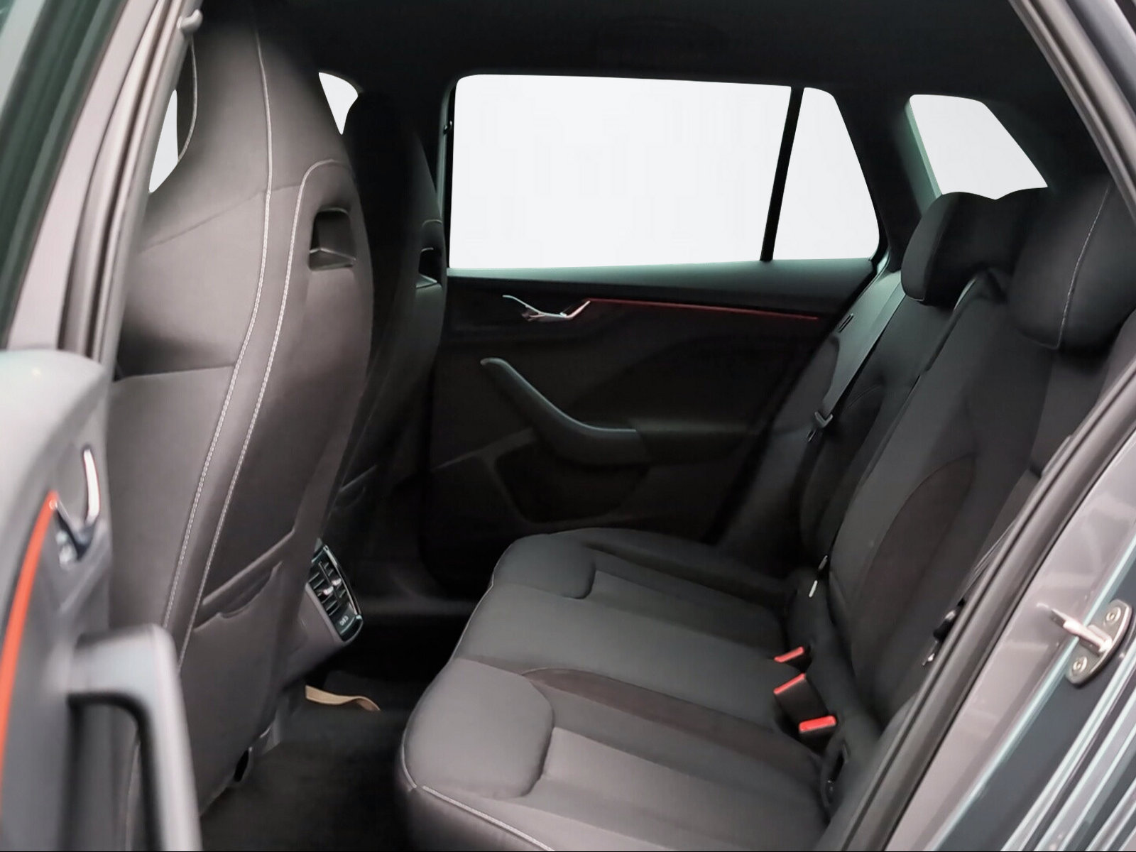 SKODA Kamiq 1.0 TSI Dynamic DSG-image-8