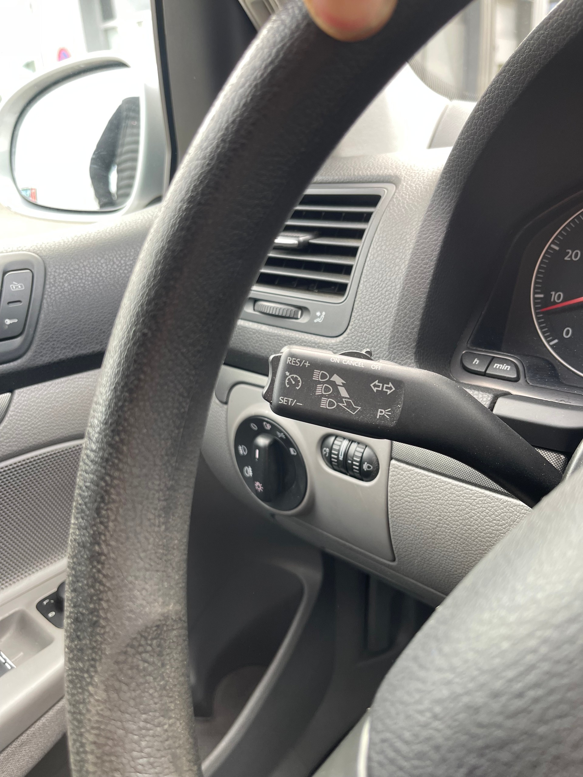 VW Golf 2.0 FSI Comfortline-image-13