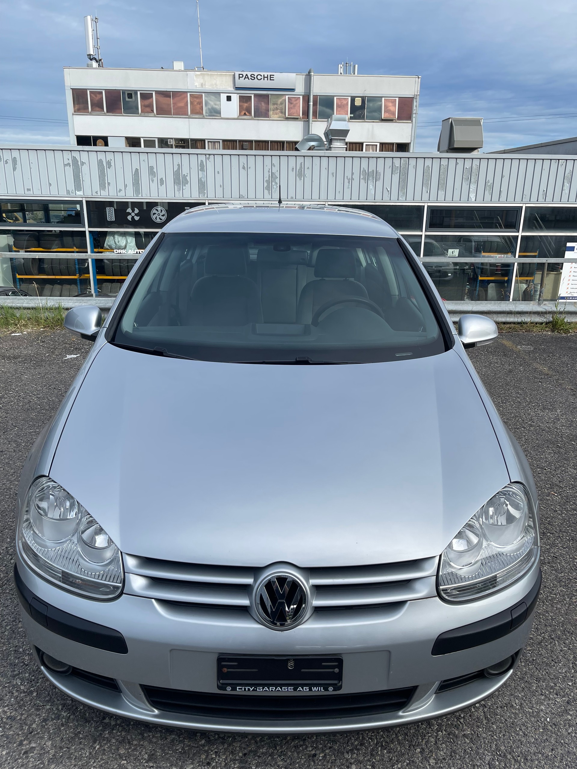 VW Golf 2.0 FSI Comfortline-image-5