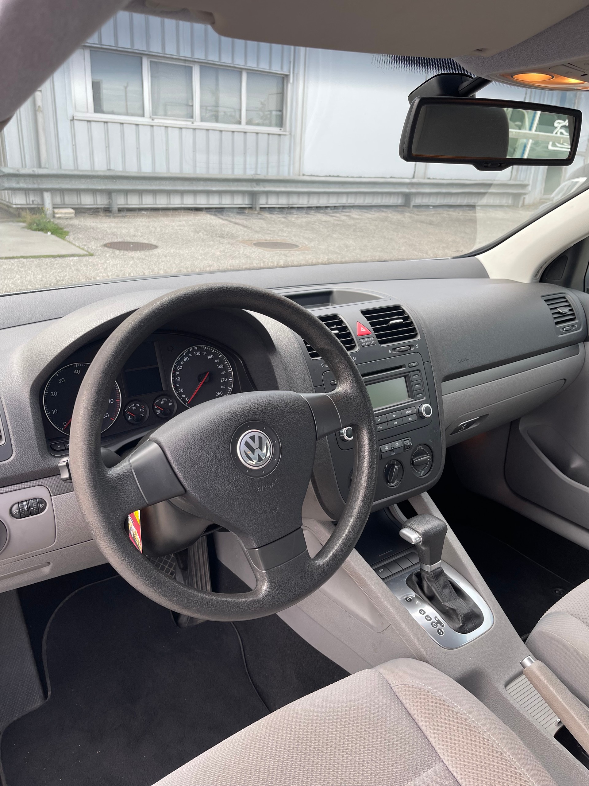 VW Golf 2.0 FSI Comfortline-image-7