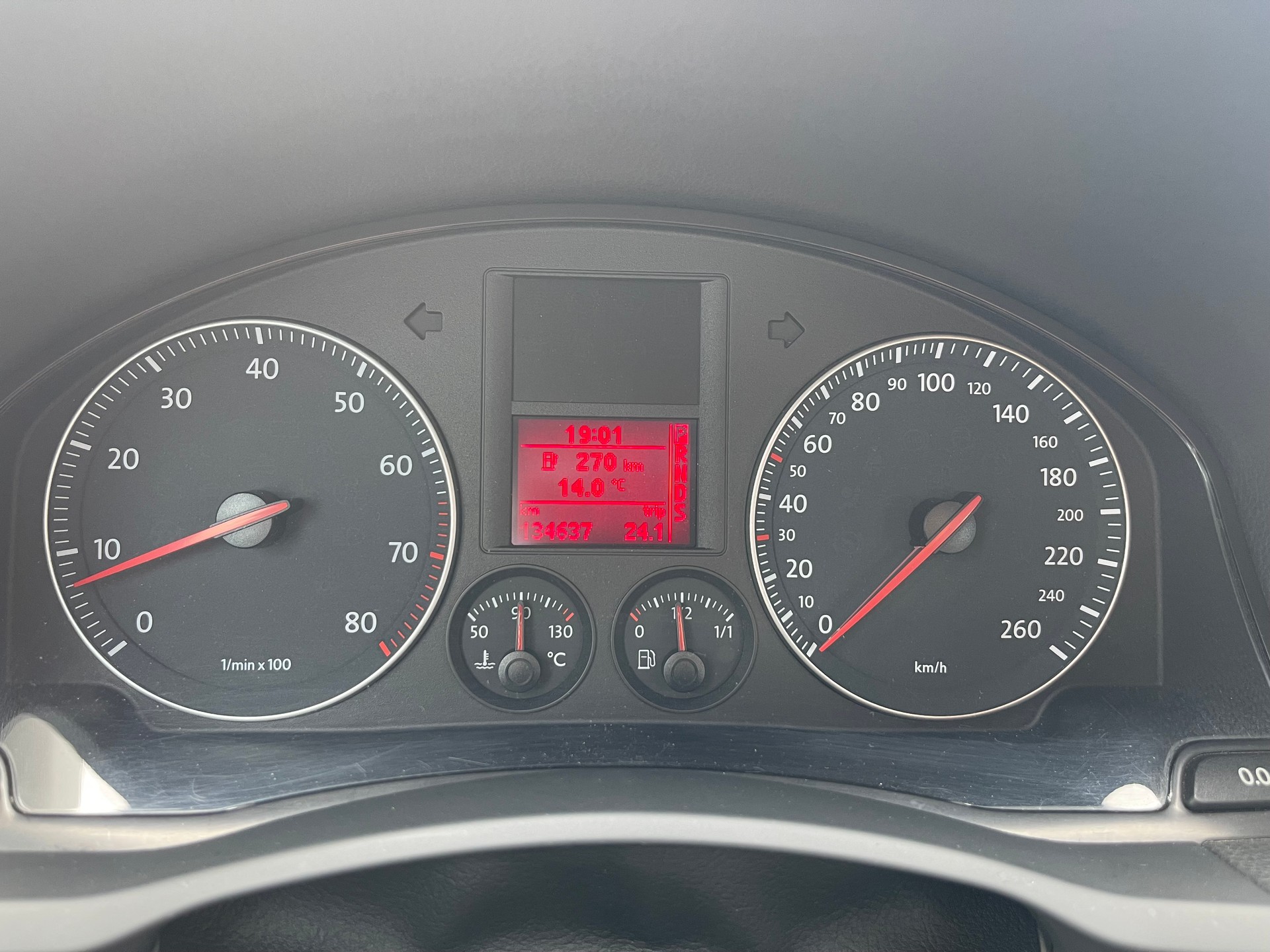 VW Golf 2.0 FSI Comfortline-image-12